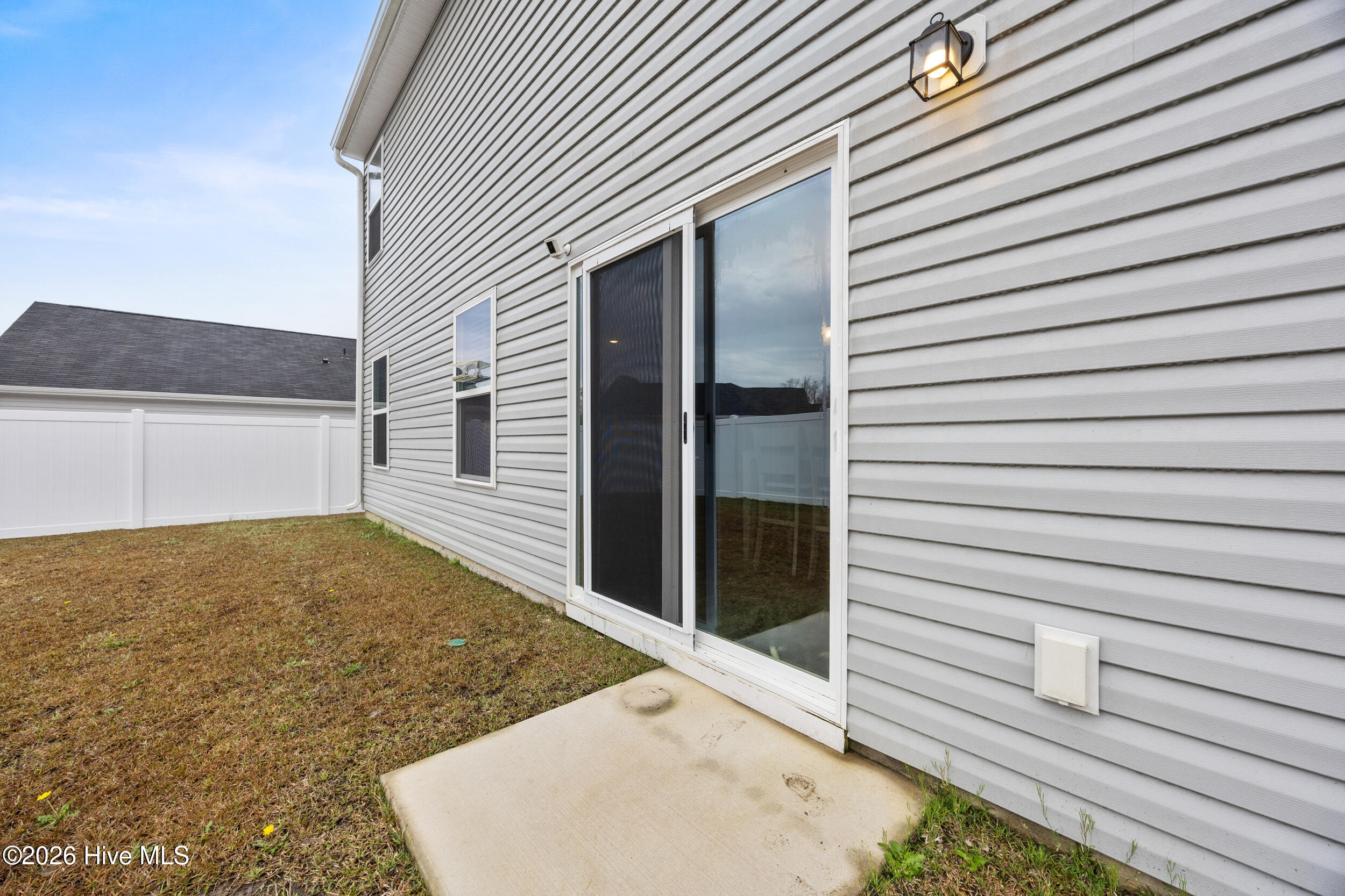 100561972 | Photo 43