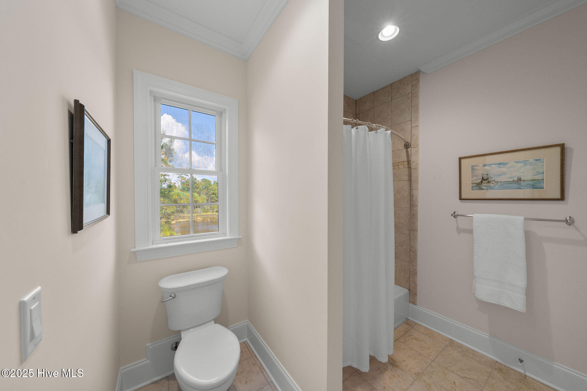 100532416 | Photo 49