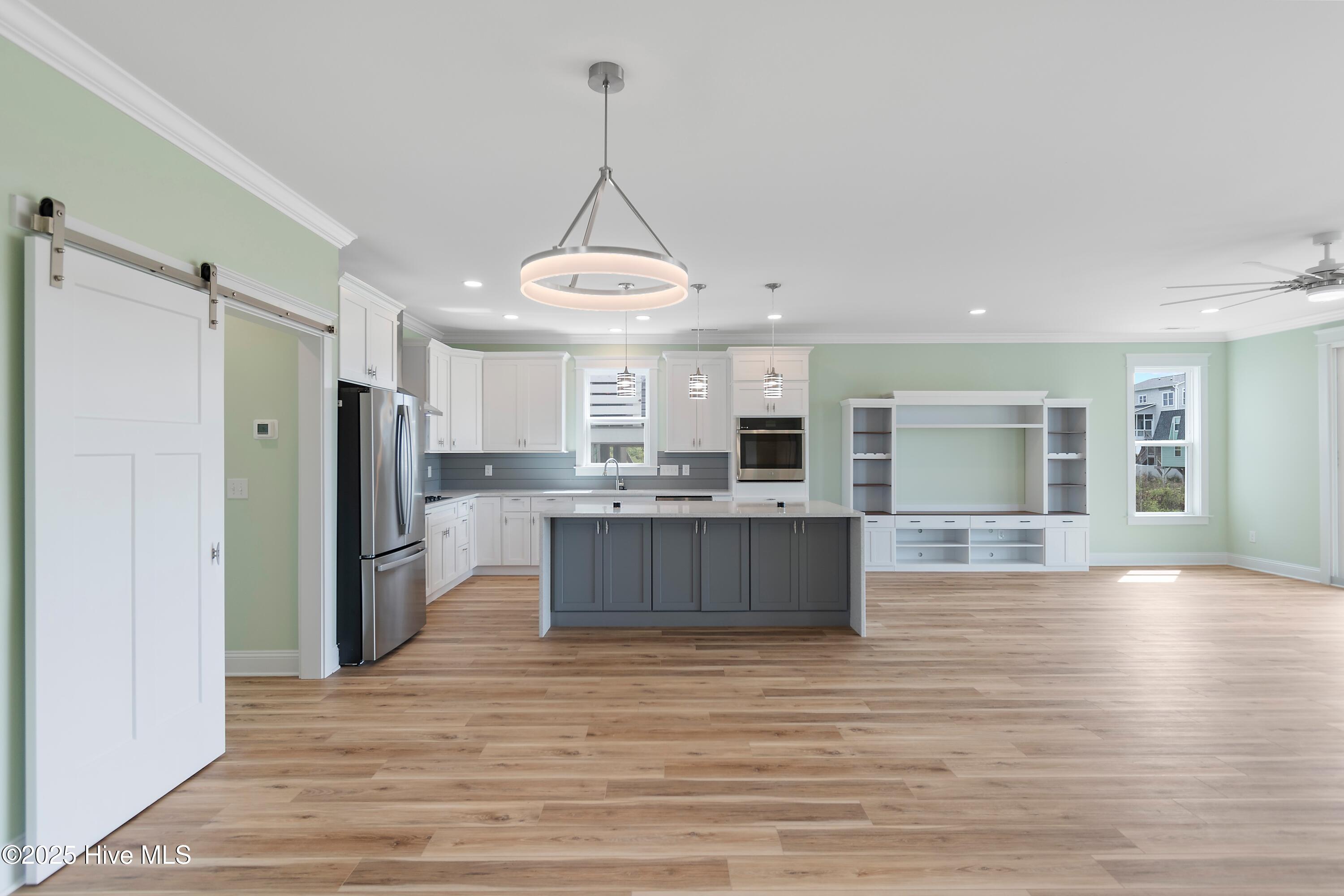 100549252 | Photo 16