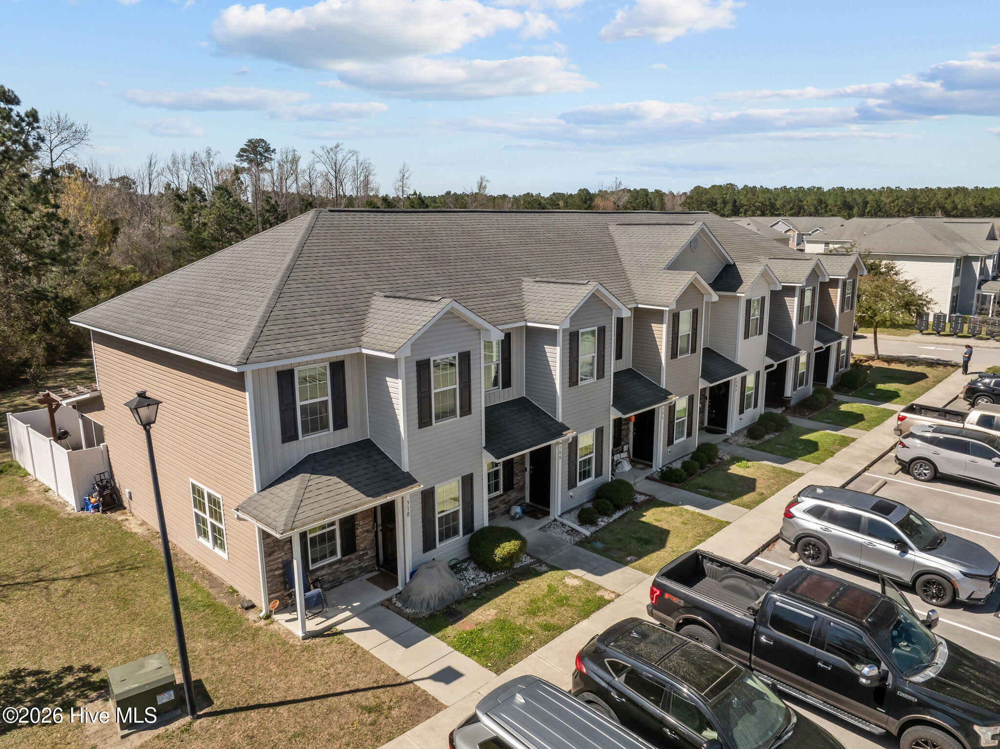 100564313 | Photo 31