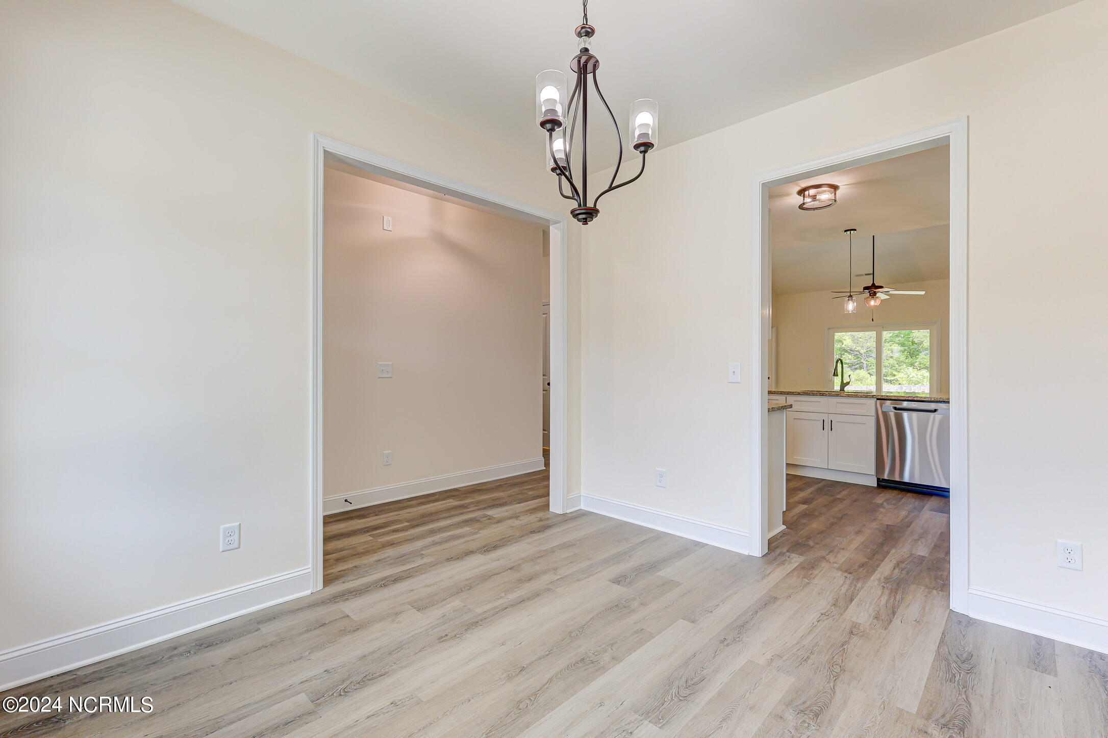 A9DBD6B5-DB97-42DB-9427-3A308BD22A5C_1_1