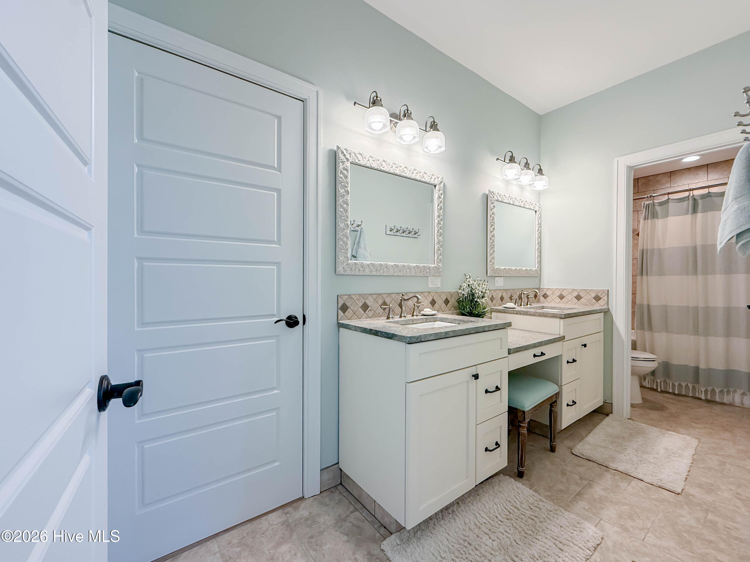 100559025 | Photo 49