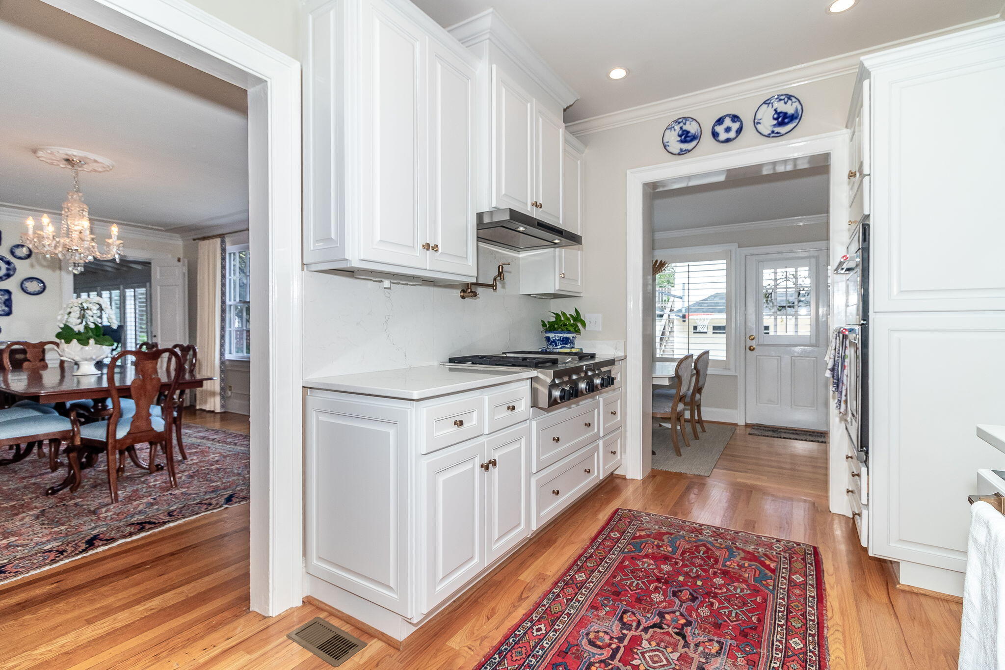 29-web-or-mls-2421 WALTON WAY ©-4073
