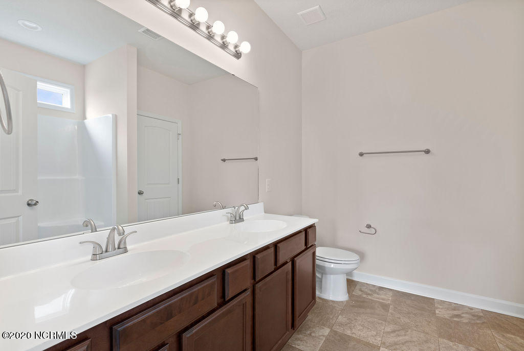 100560140 | Photo 14