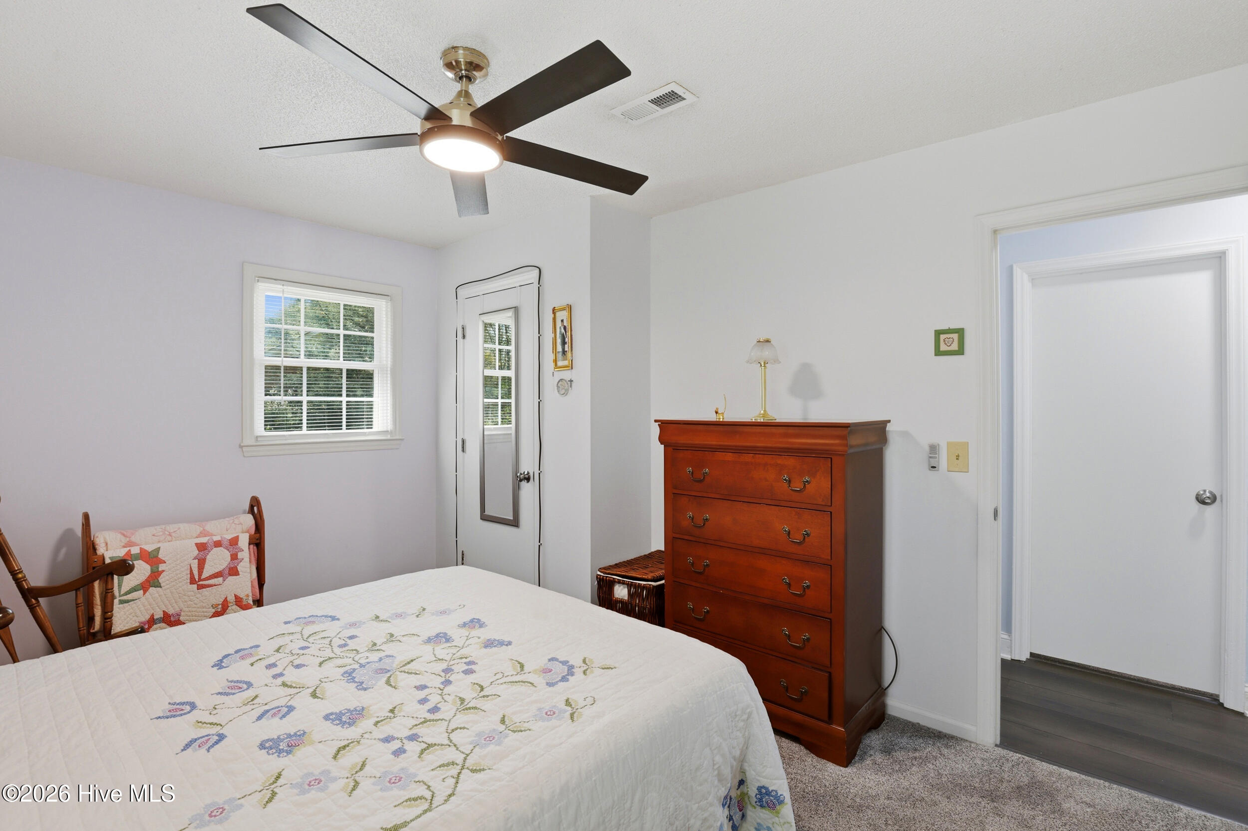 100561758 | Photo 18