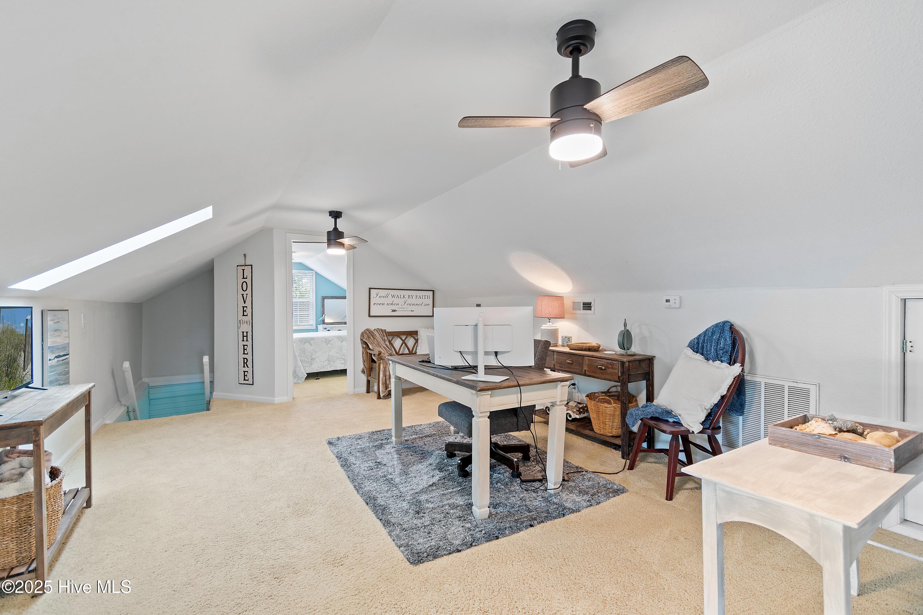 100544139 | Photo 47