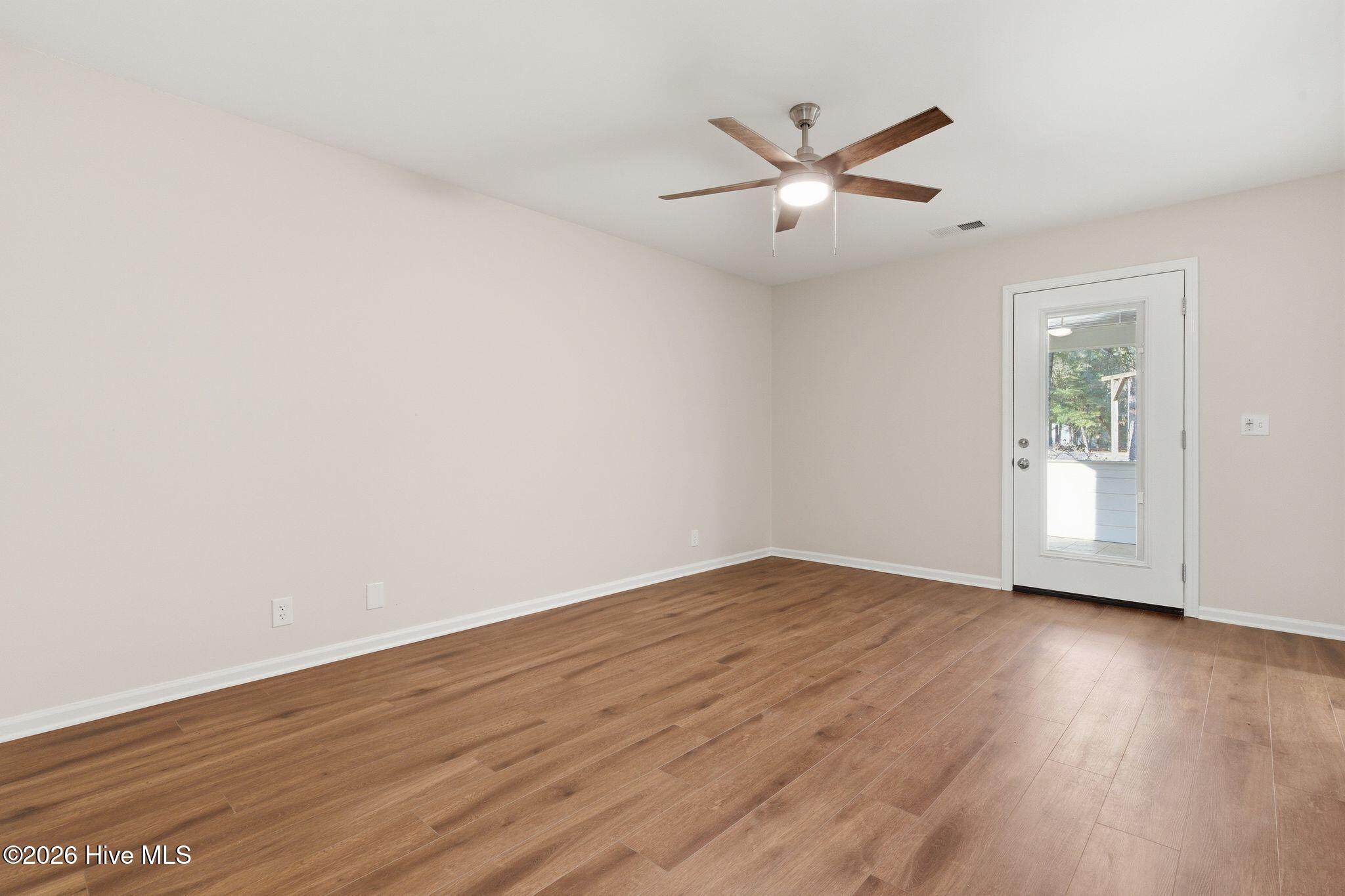 100555481 | Photo 37