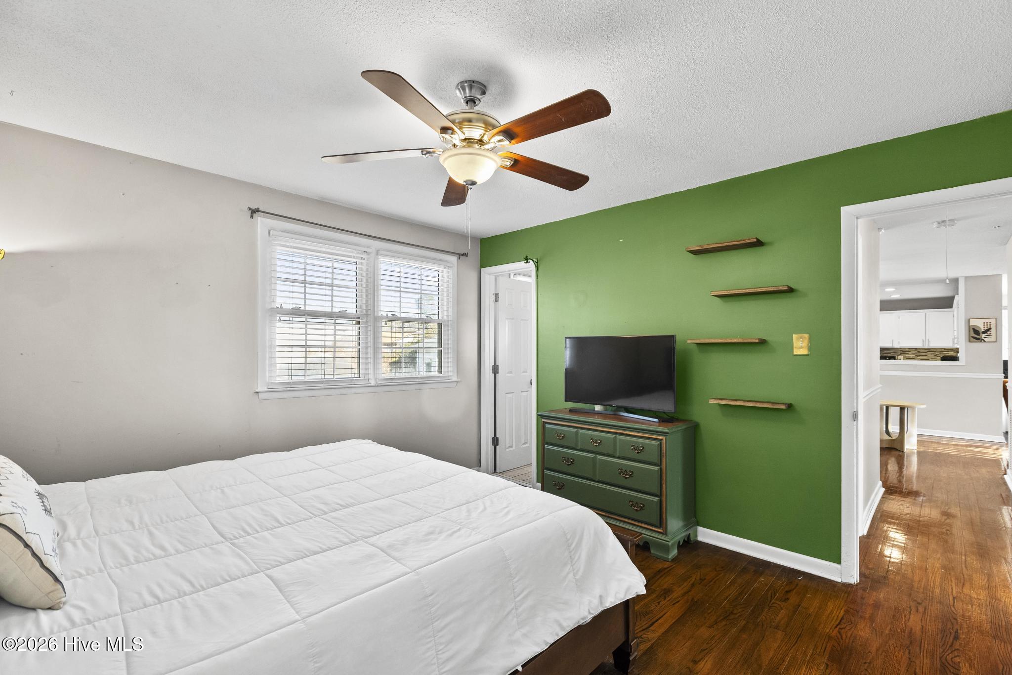 100553345 | Photo 19