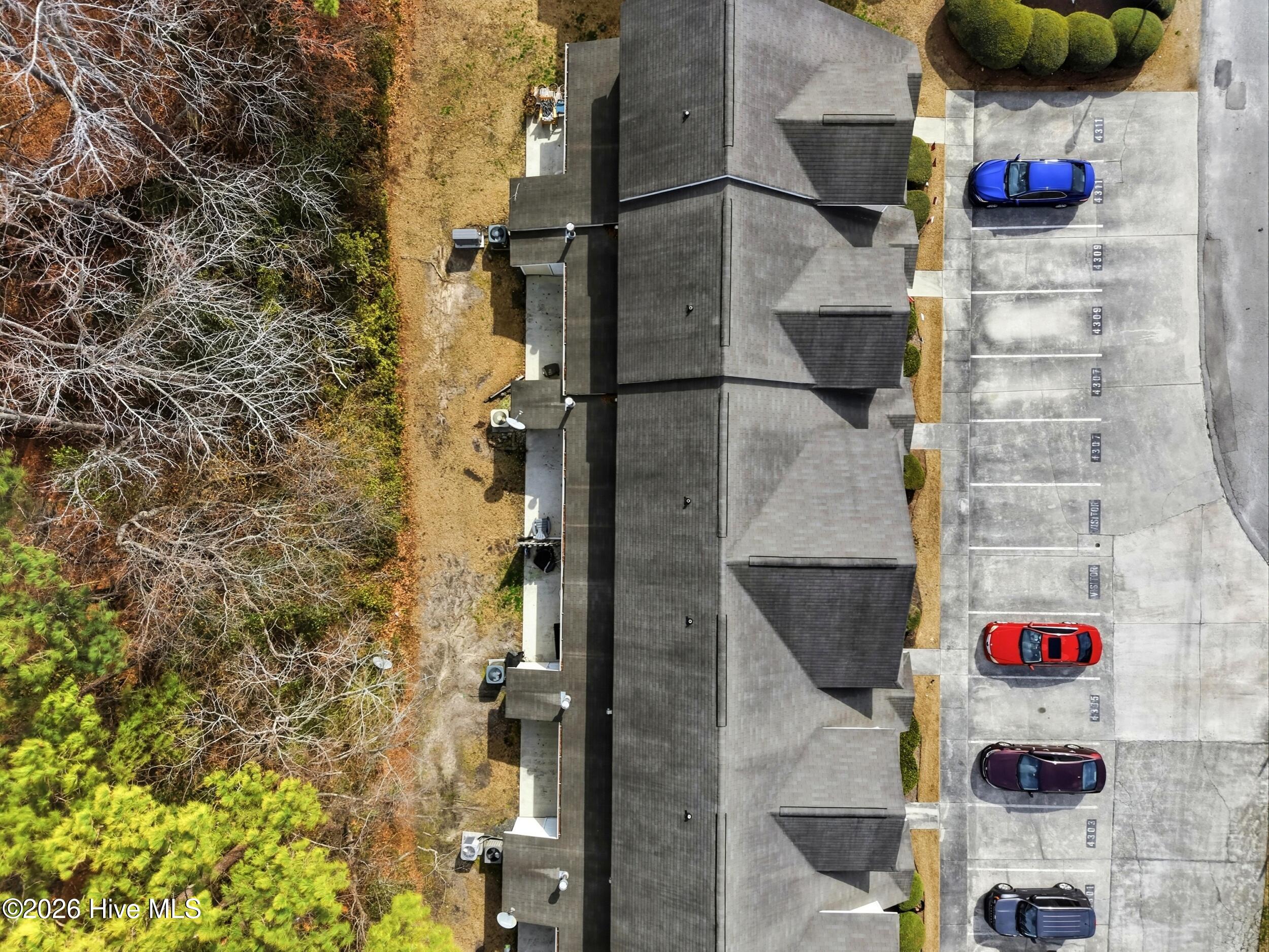 100555192 | Photo 33