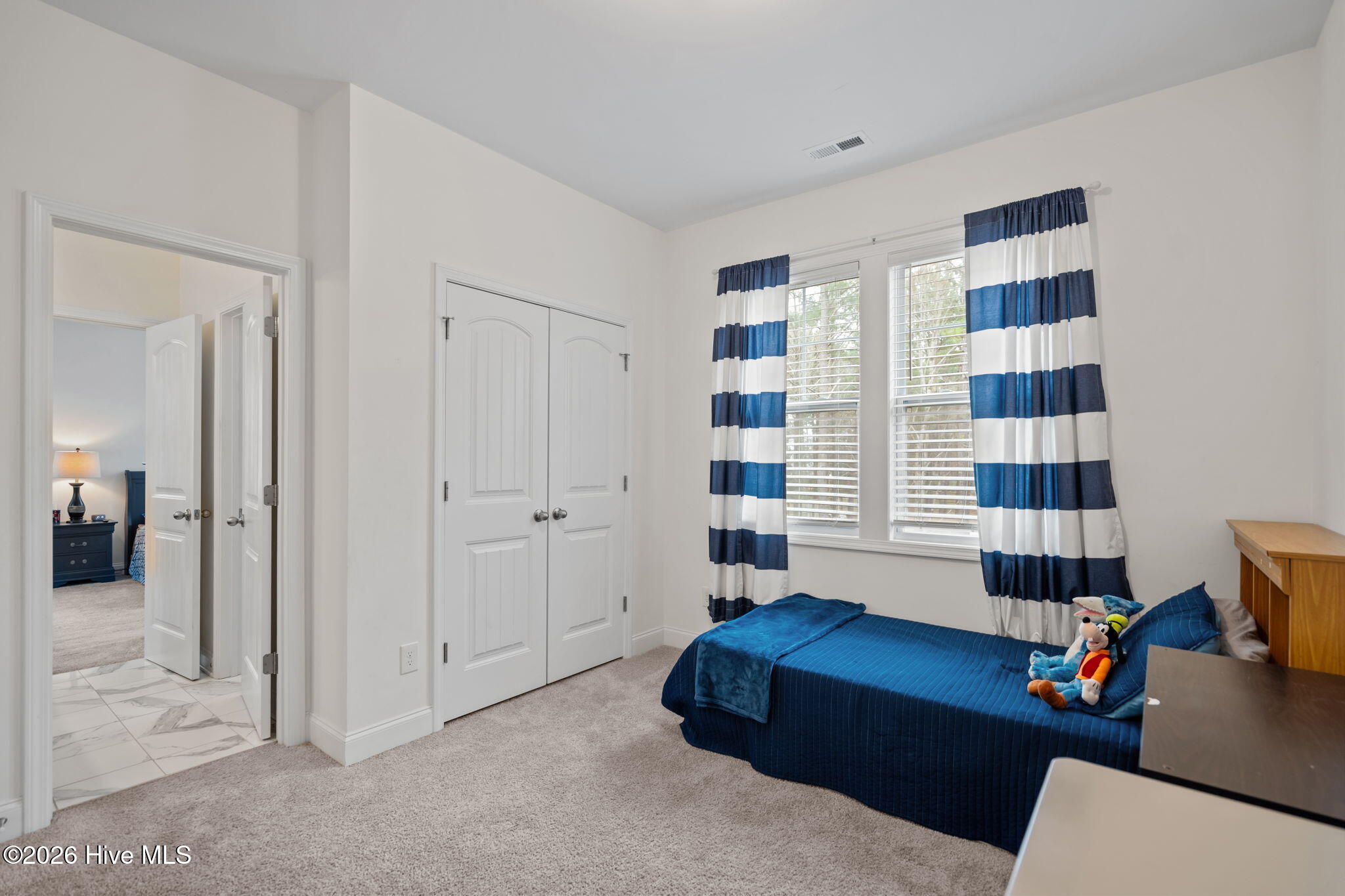 100558672 | Photo 42