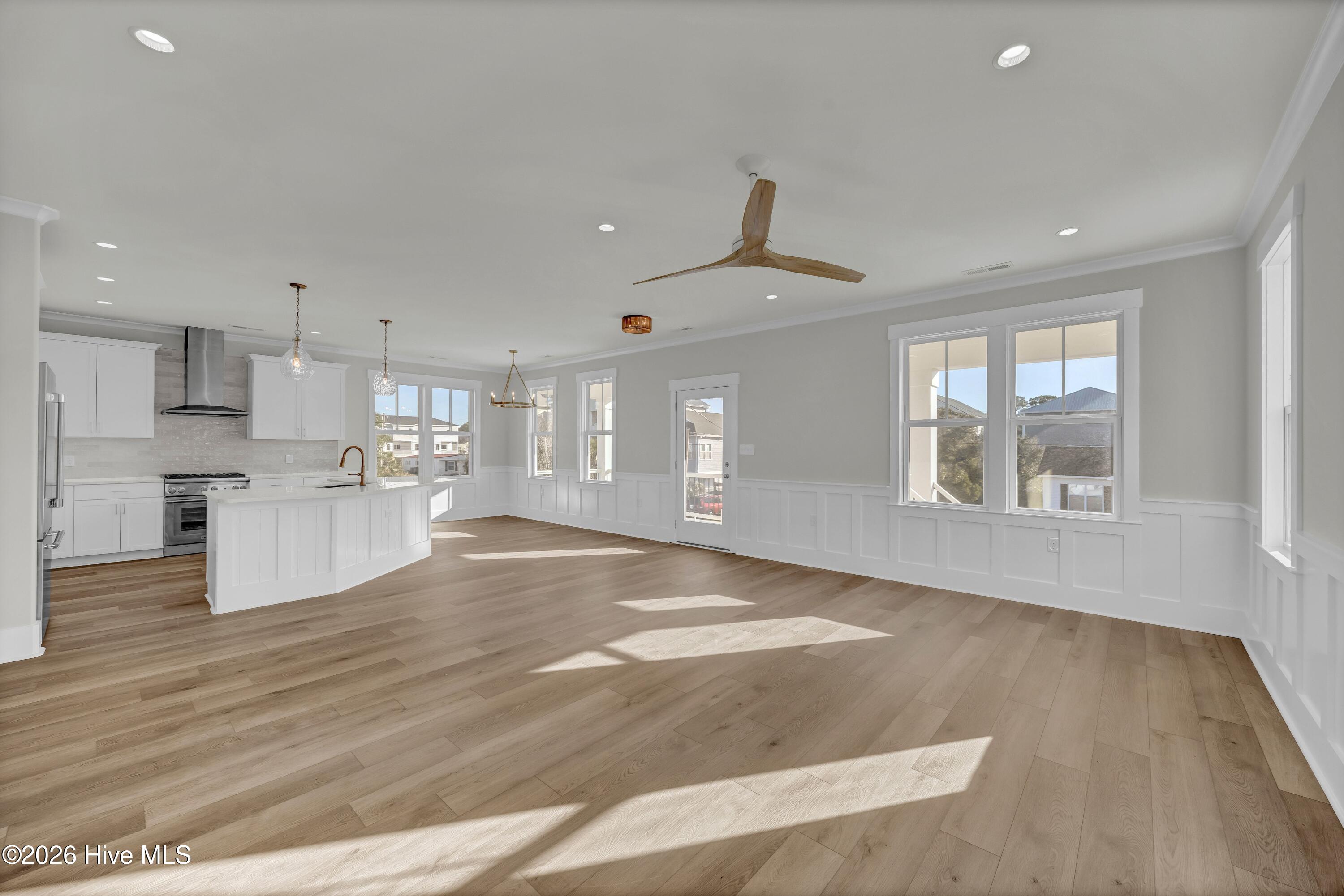 100547771 | Photo 11