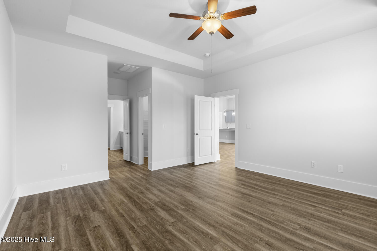 100540047 | Photo 27