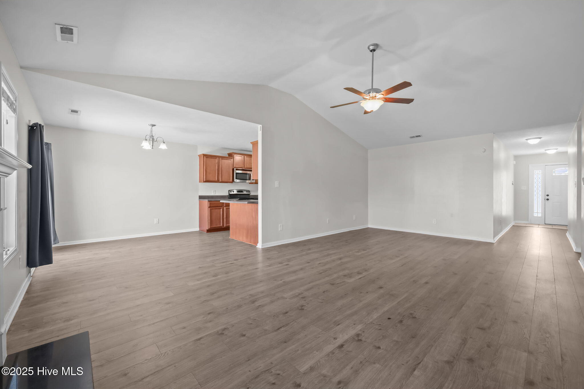 21-web-or-mls-203 Seville St. 57