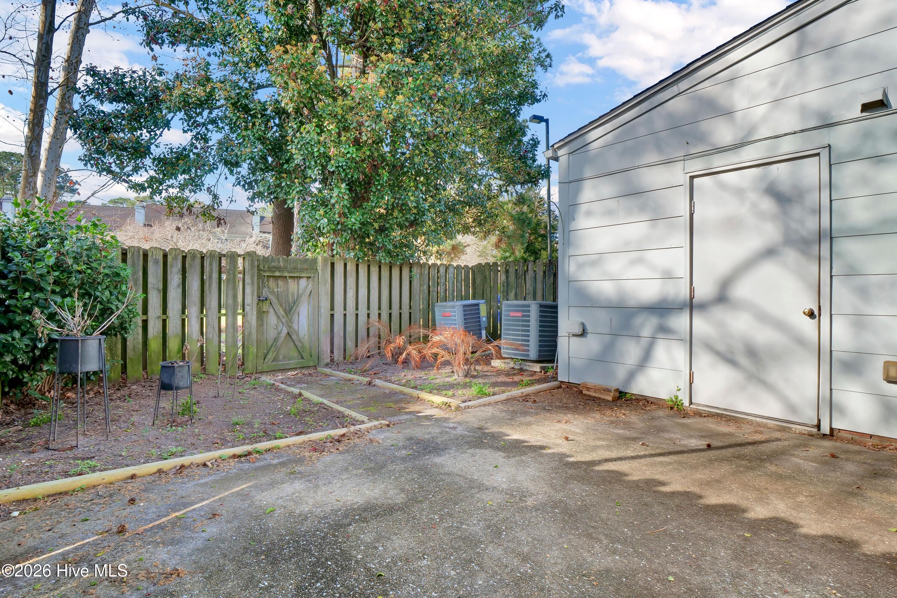 100559054 | Photo 28