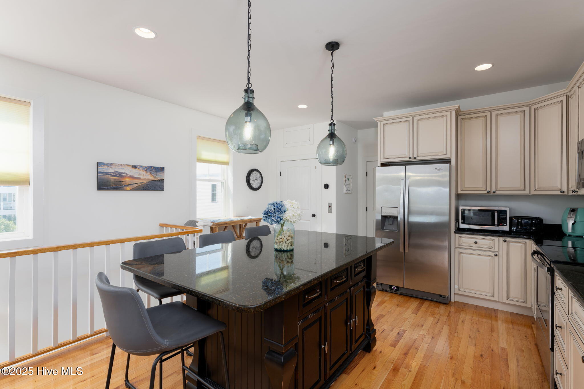 100537095 | Photo 11