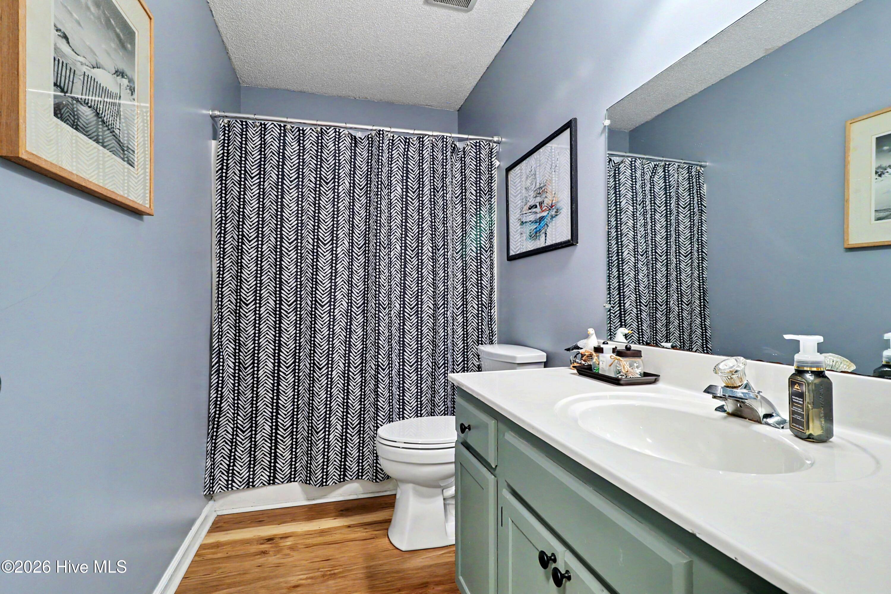 100564636 | Photo 15