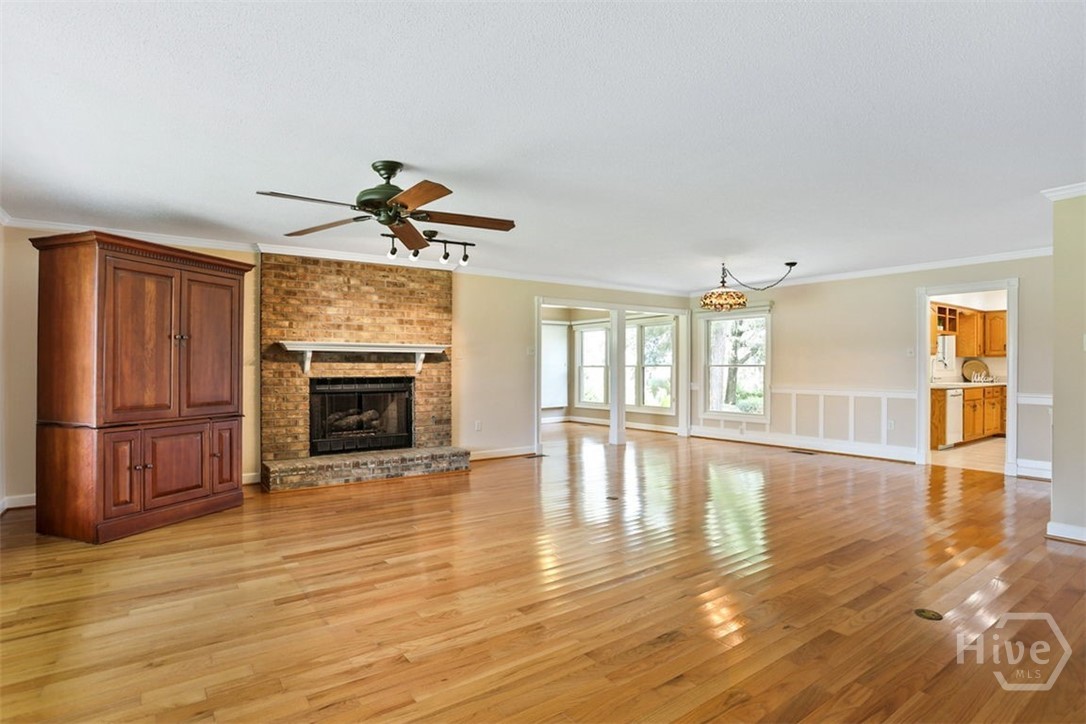 221 Lakeshore Drive