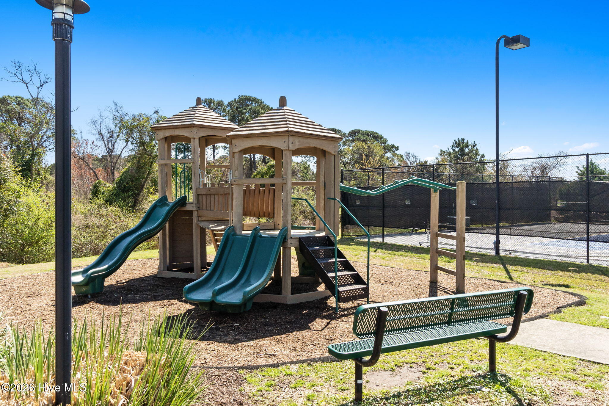 100561861 | Photo 57