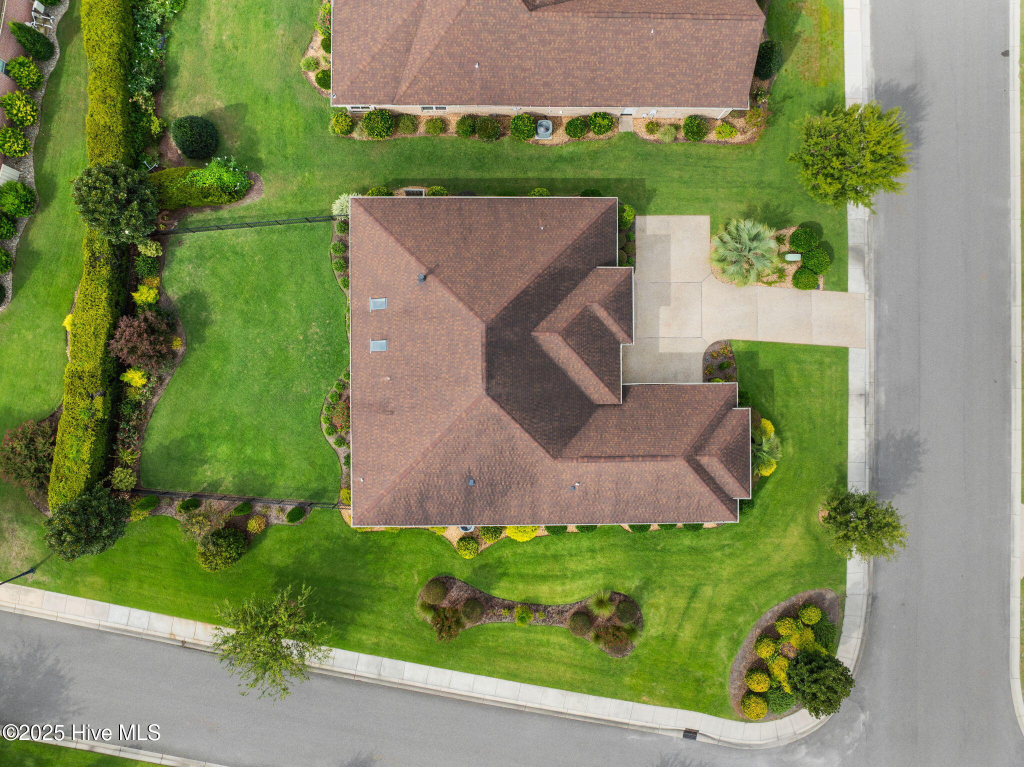 100530735 | Photo 45