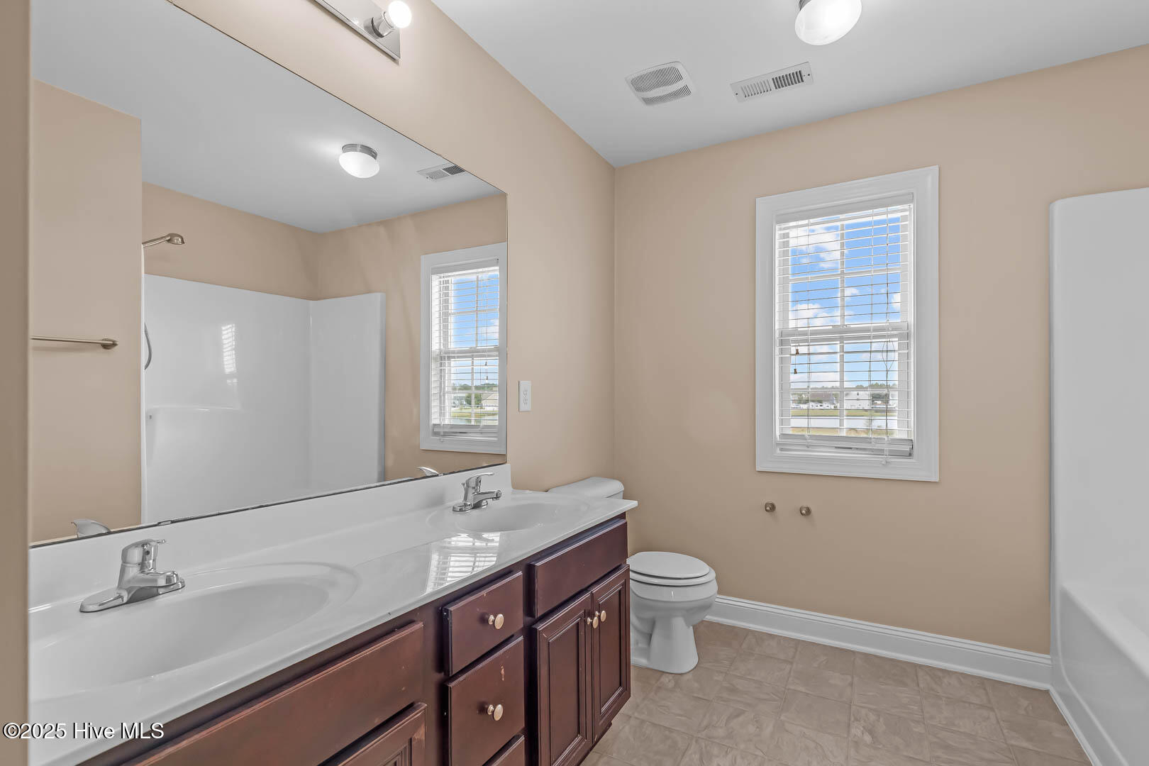 100532827 | Photo 41