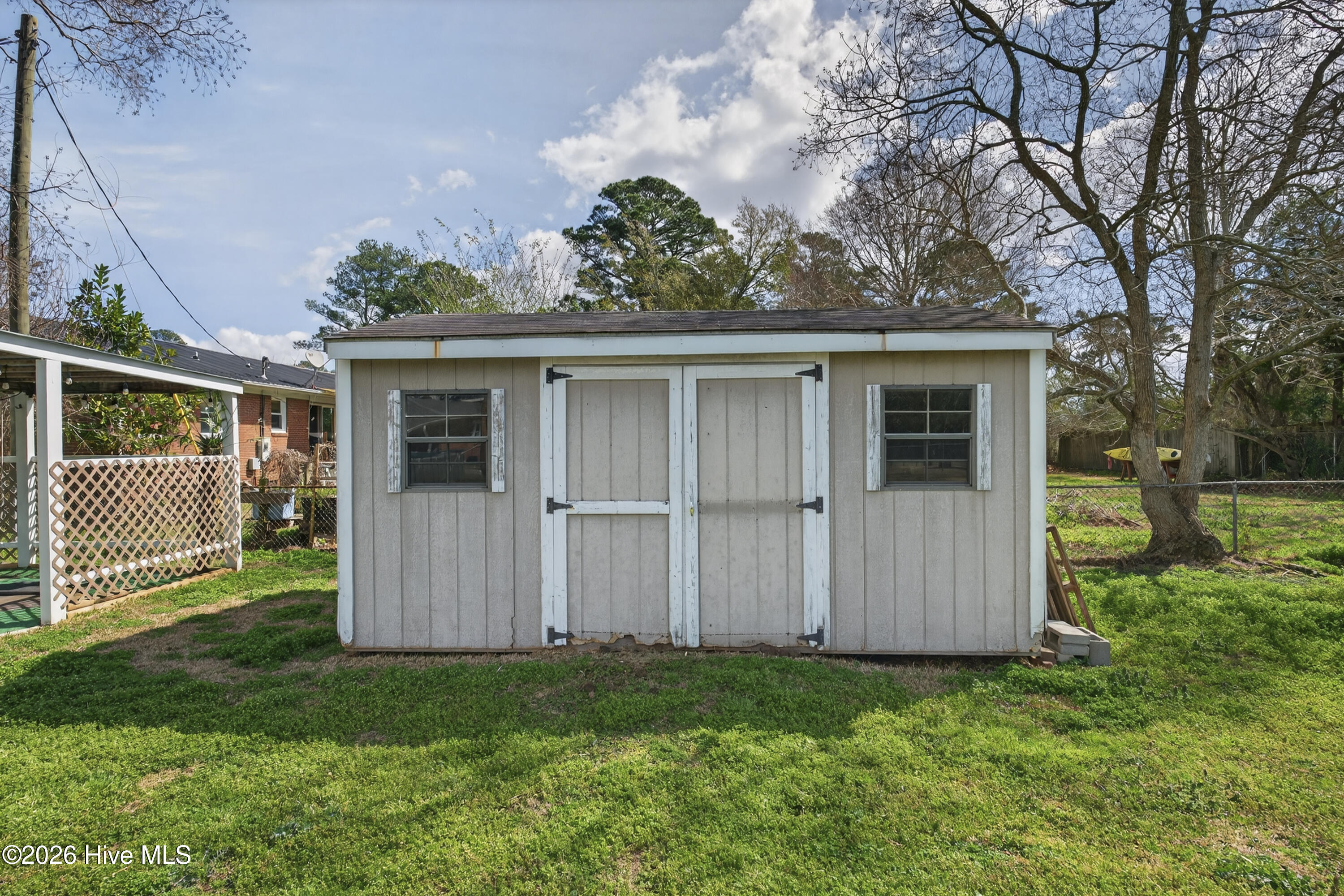 100558710 | Photo 47