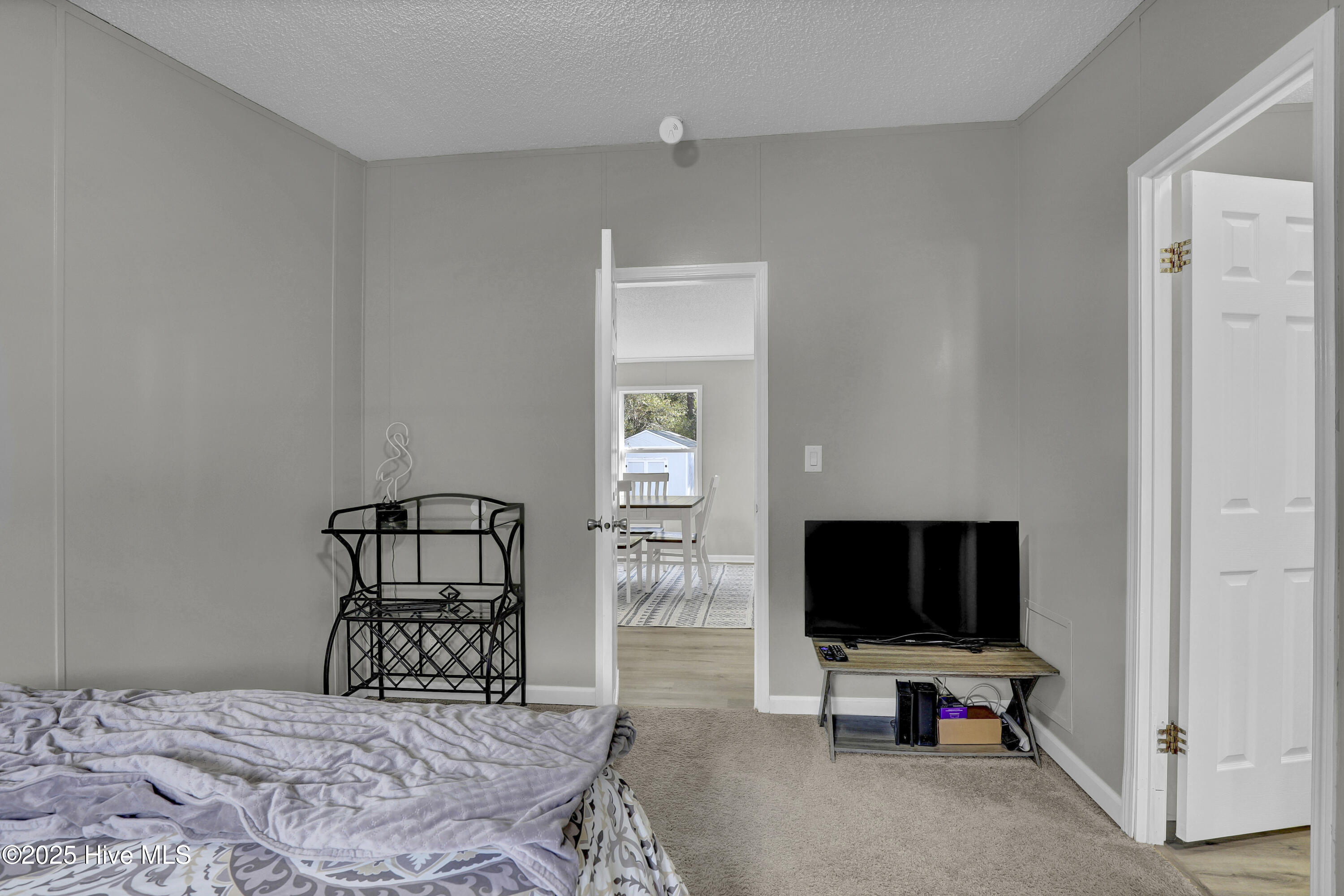 100550693 | Photo 25