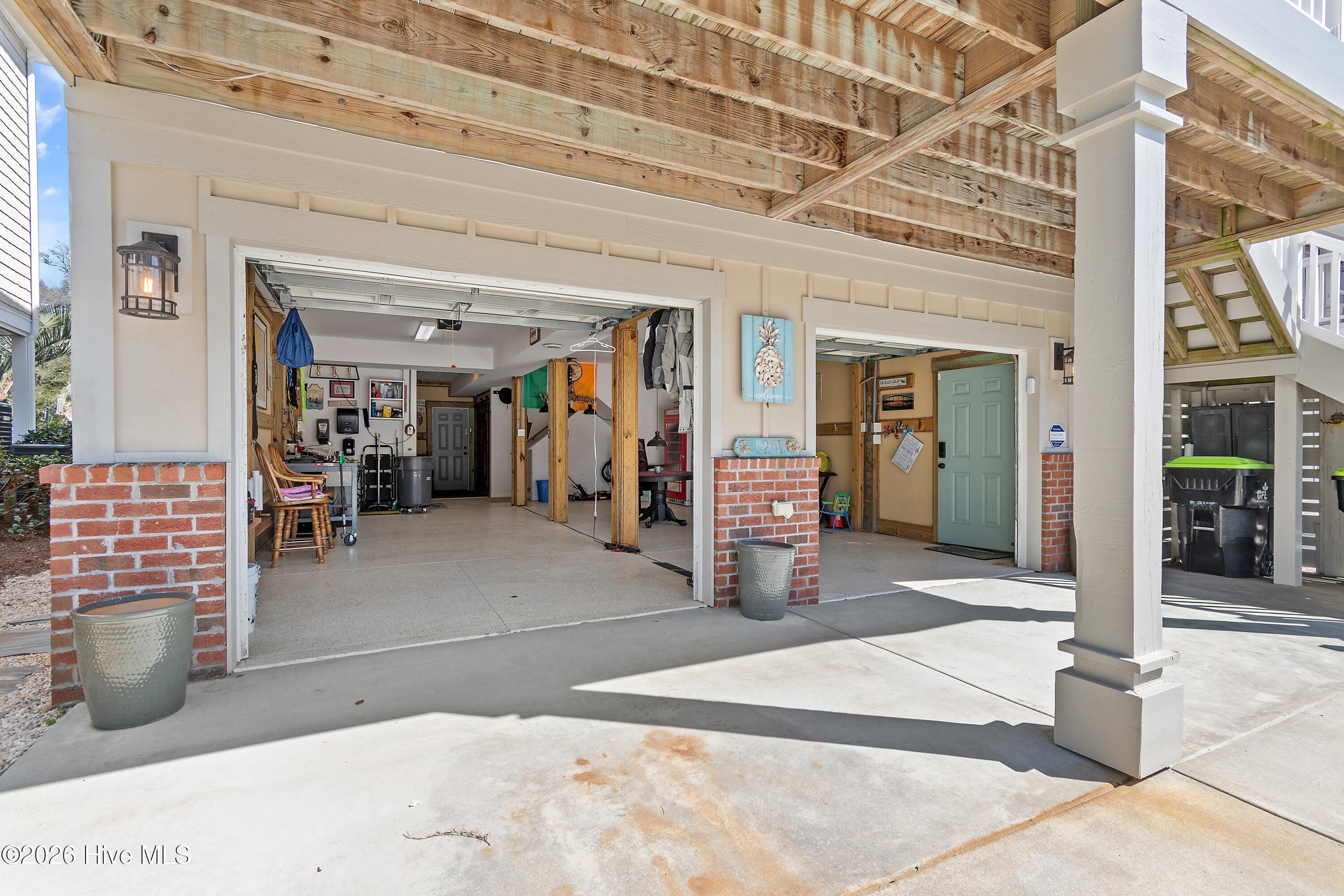 100558702 | Photo 57