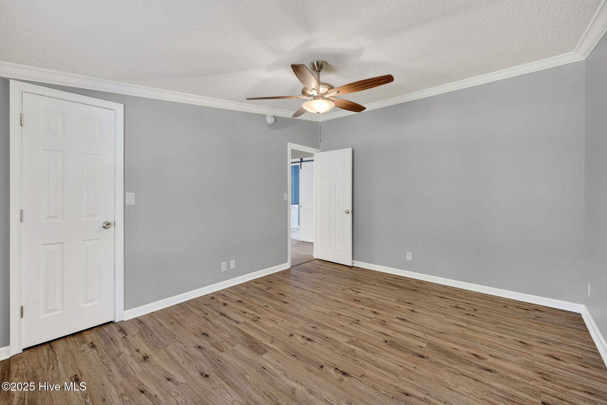 100540799 | Photo 29