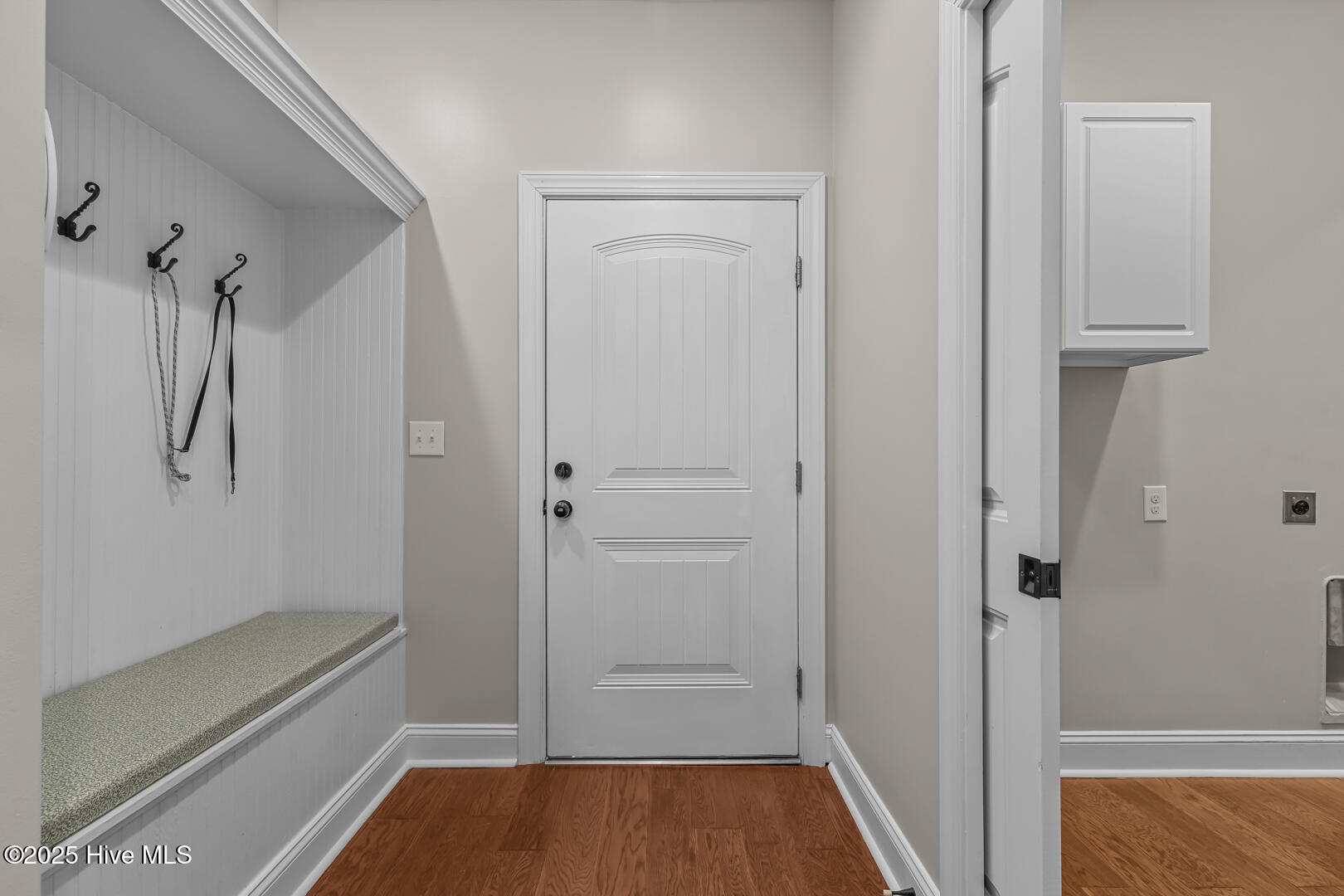 100543742 | Photo 40