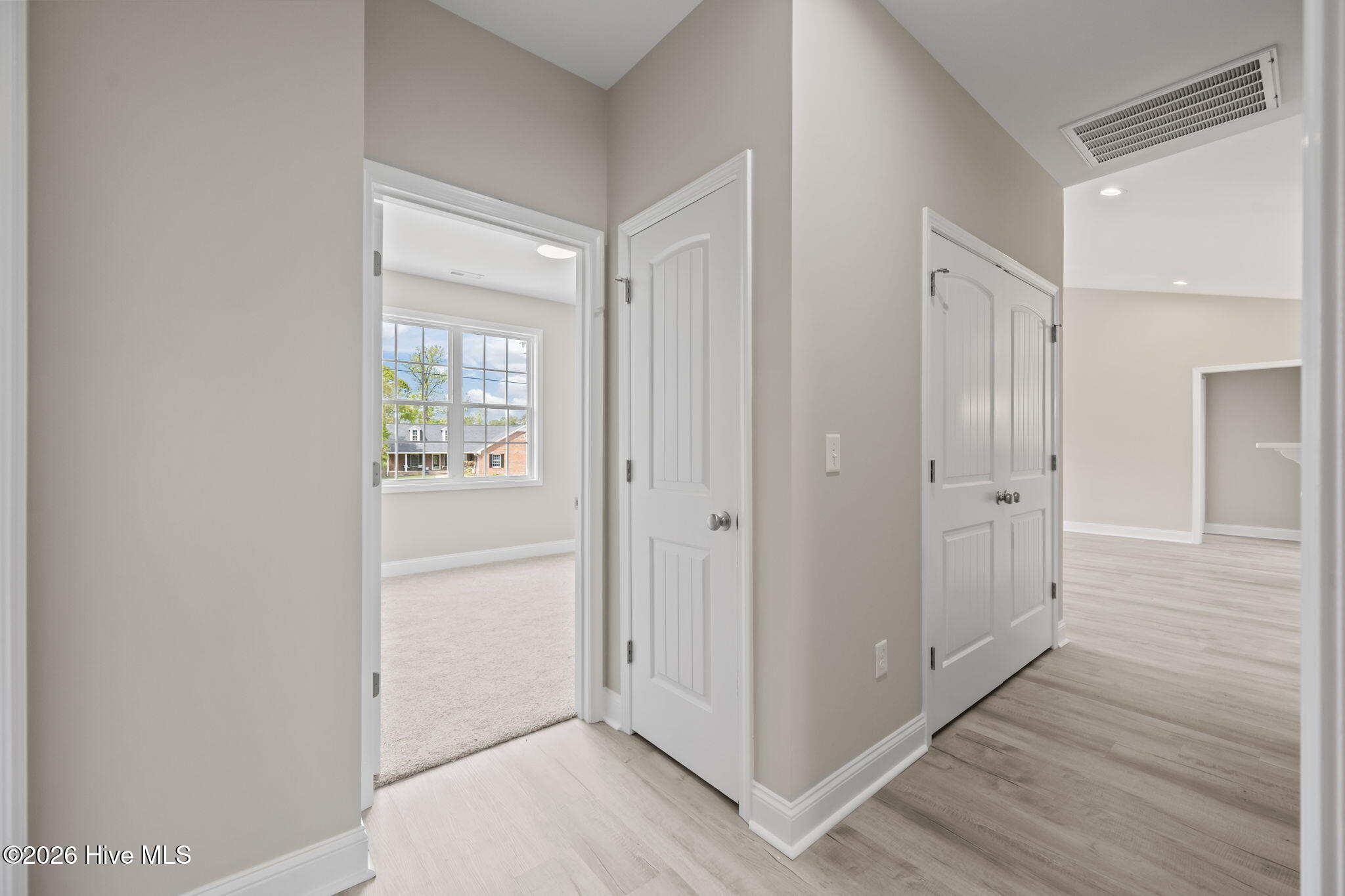 100550226 | Photo 16