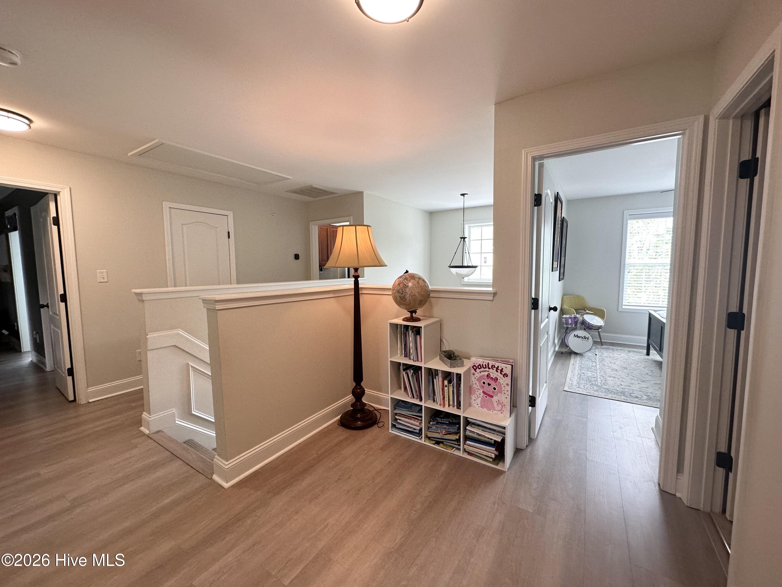 100563138 | Photo 91