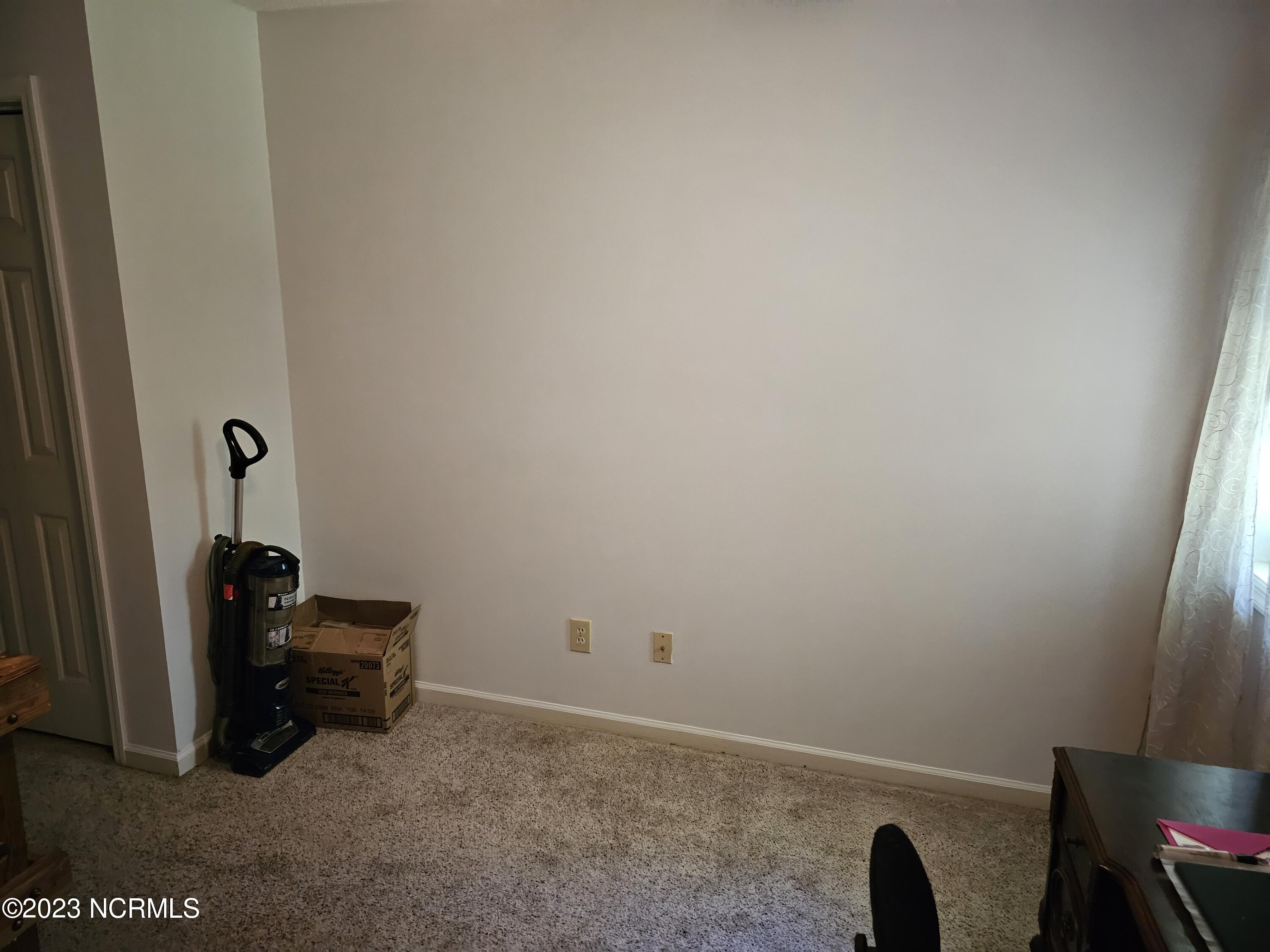 100437682 | Photo 24