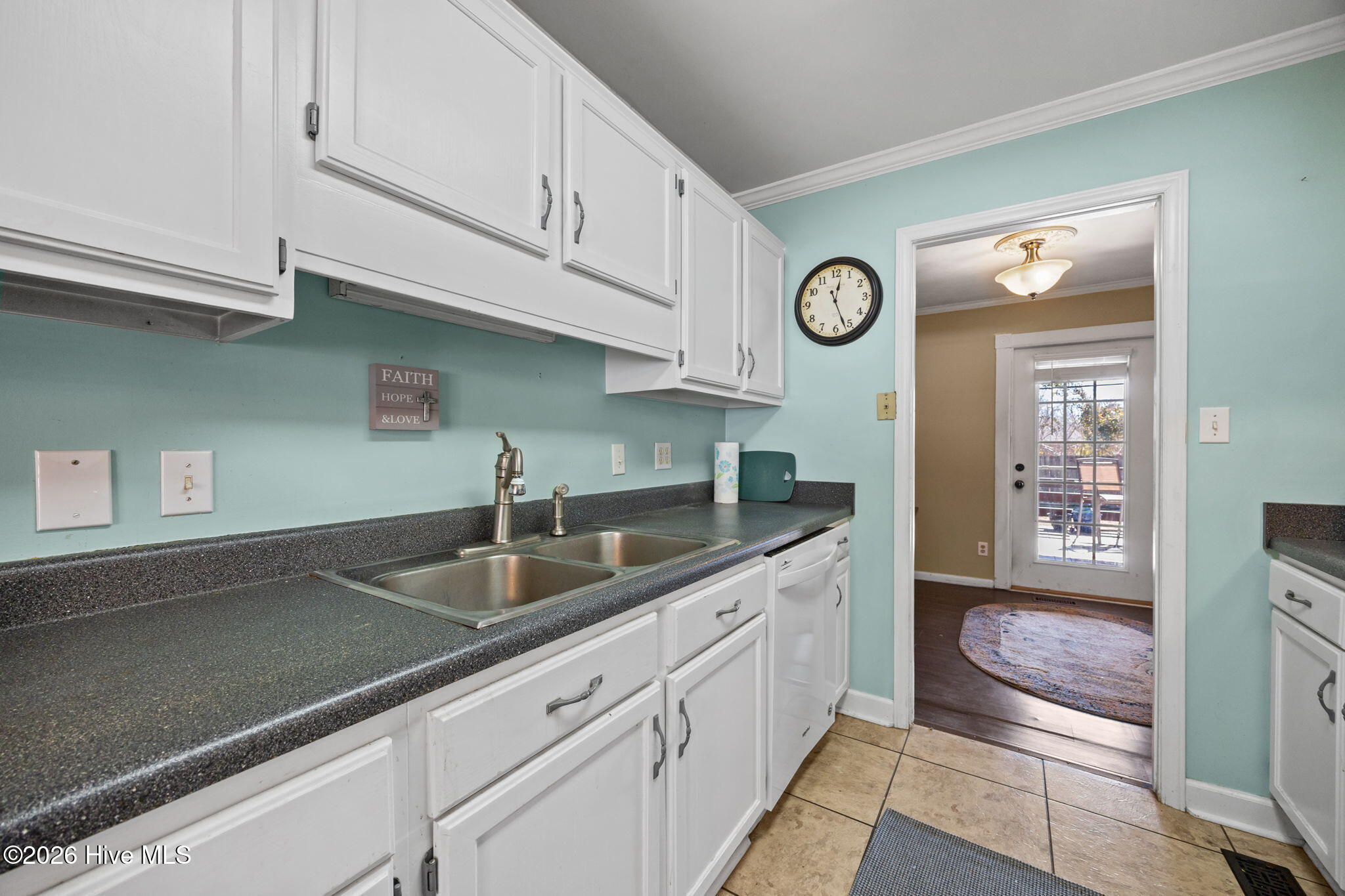 100553849 | Photo 10