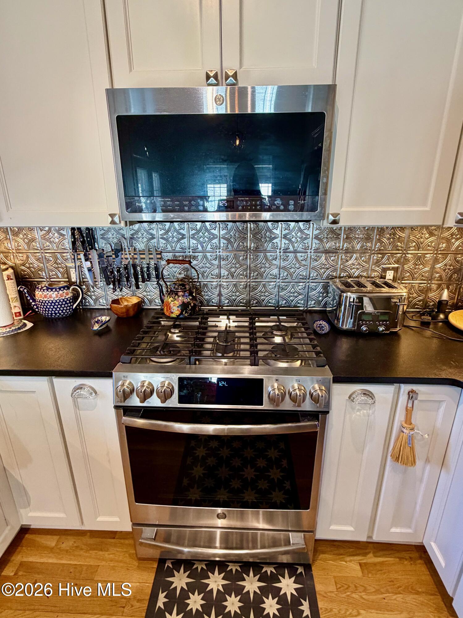 100553297 | Photo 15