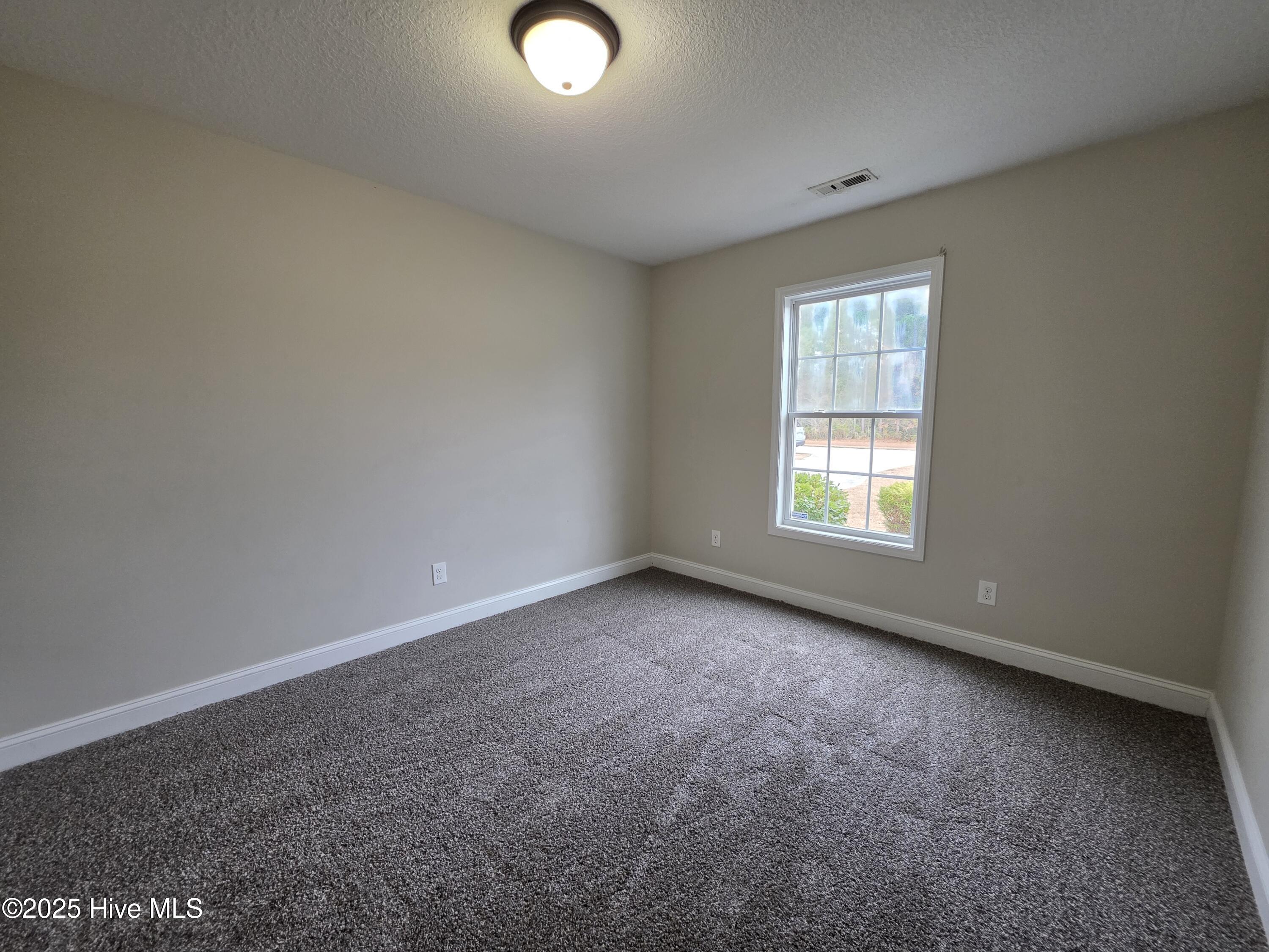 100545996 | Photo 12