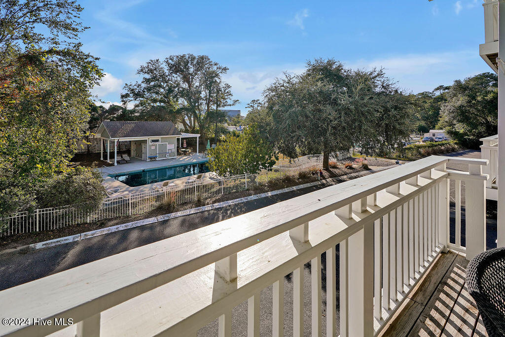 100542062 | Photo 31