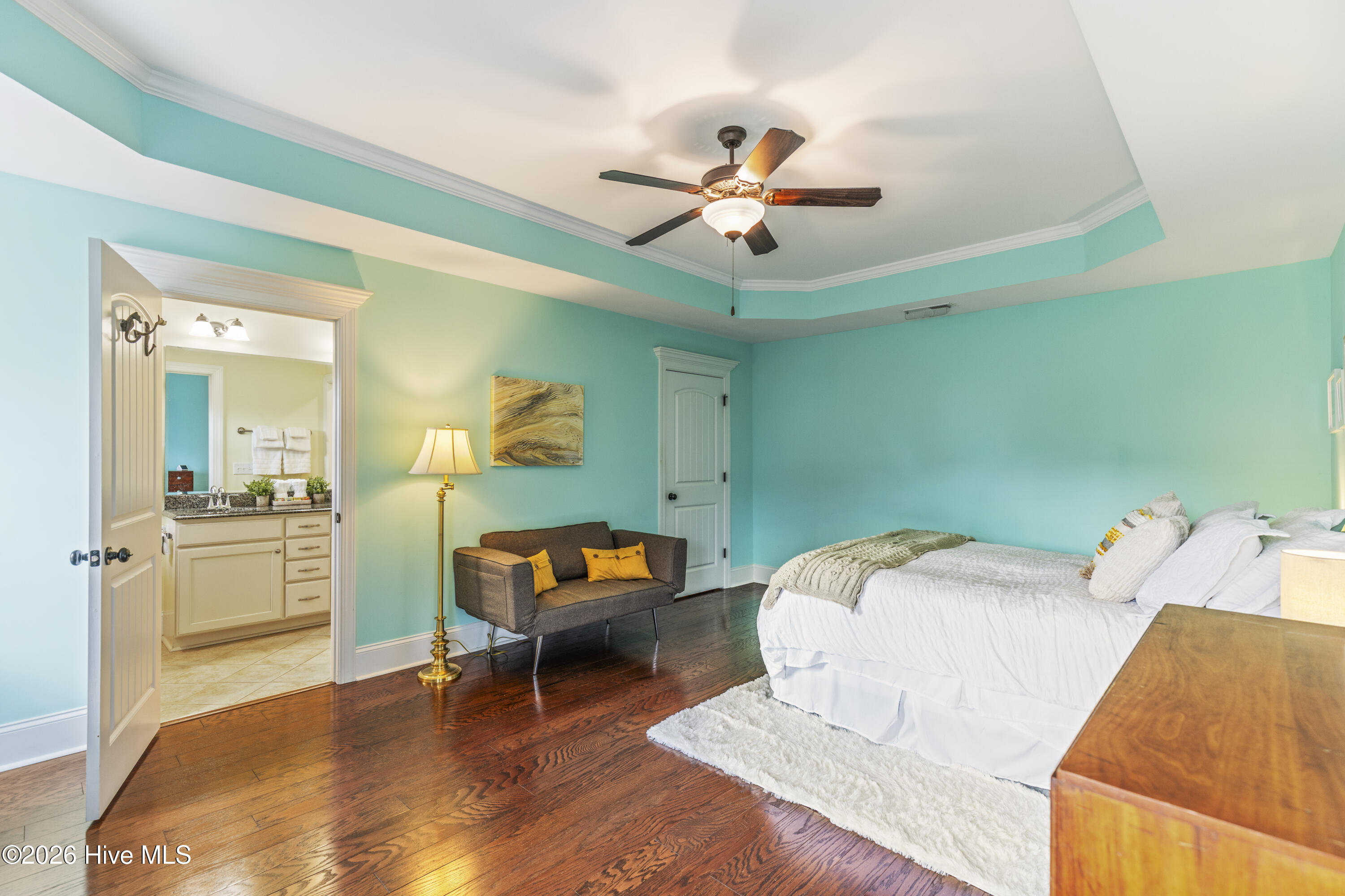 100551829 | Photo 24