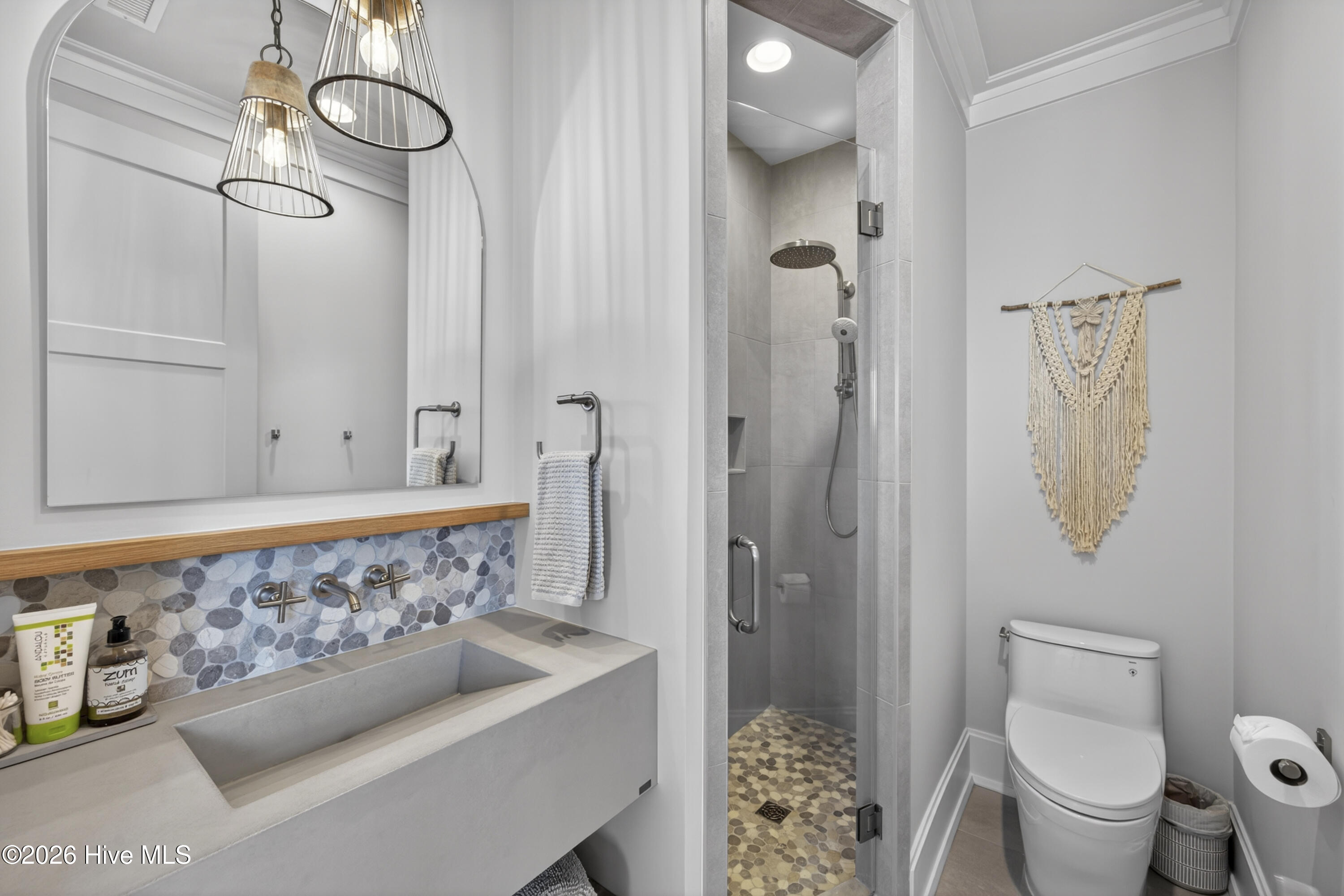 100566186 | Photo 53