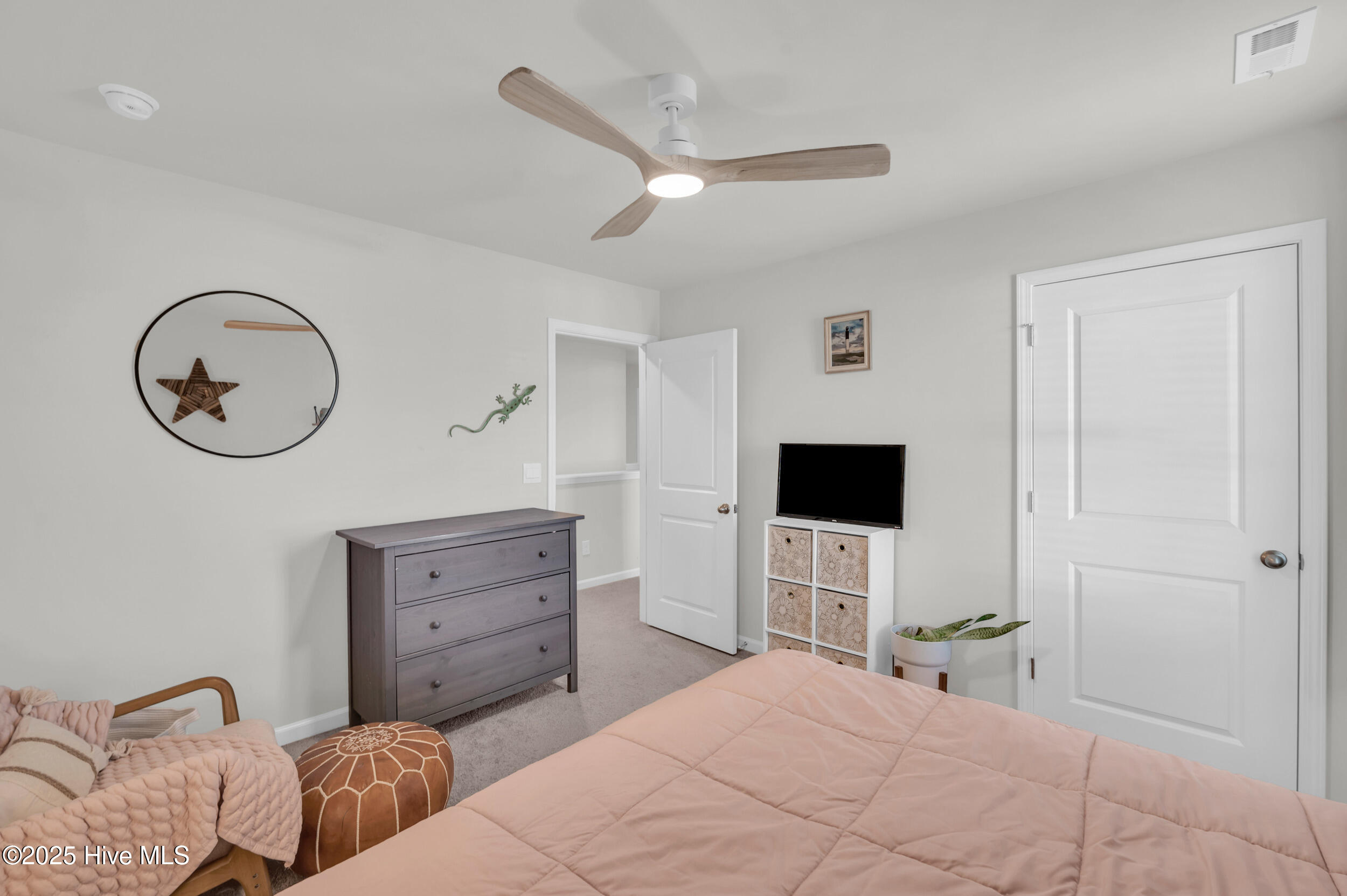 100543422 | Photo 27