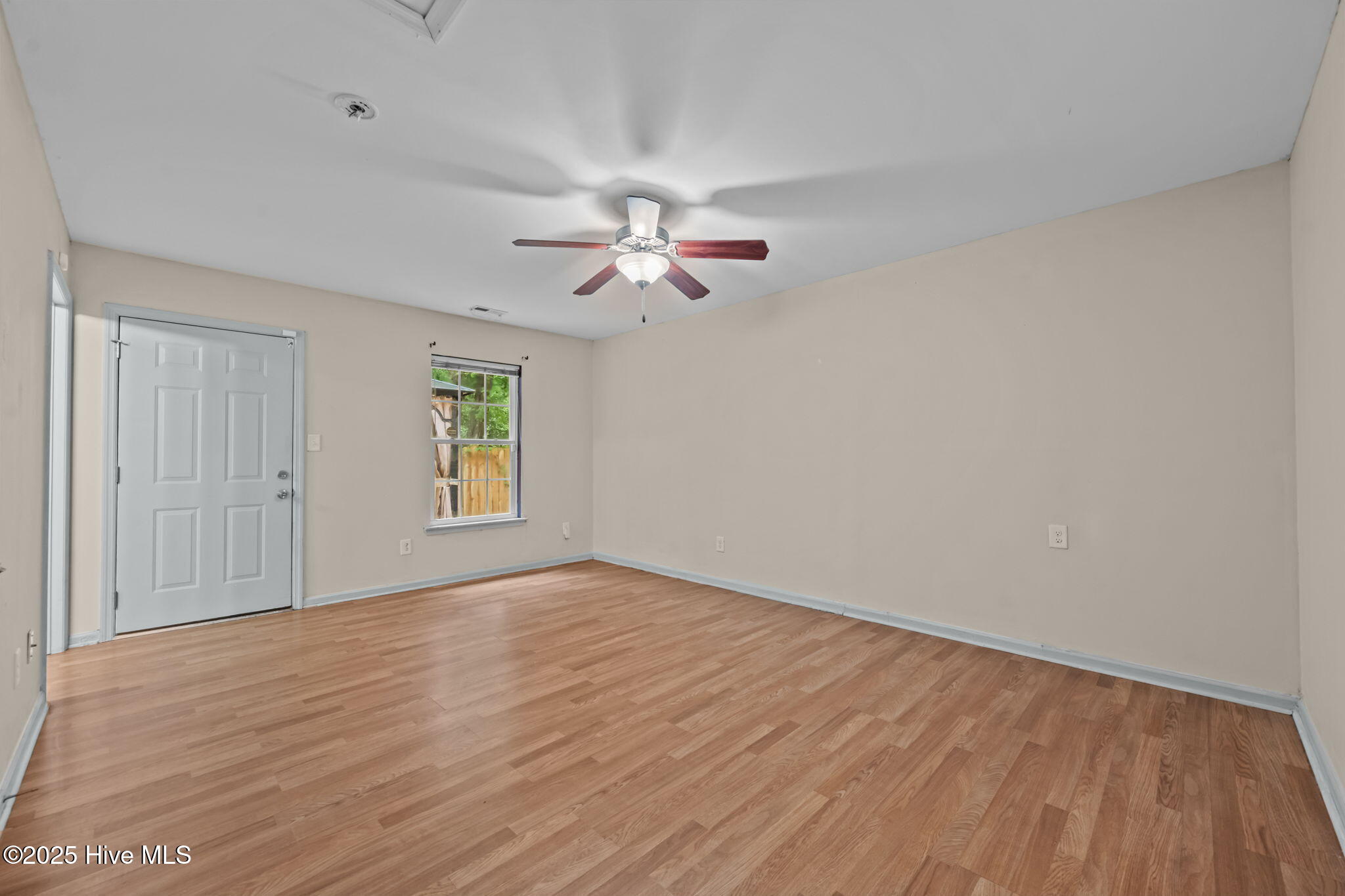 100522218 | Photo 22