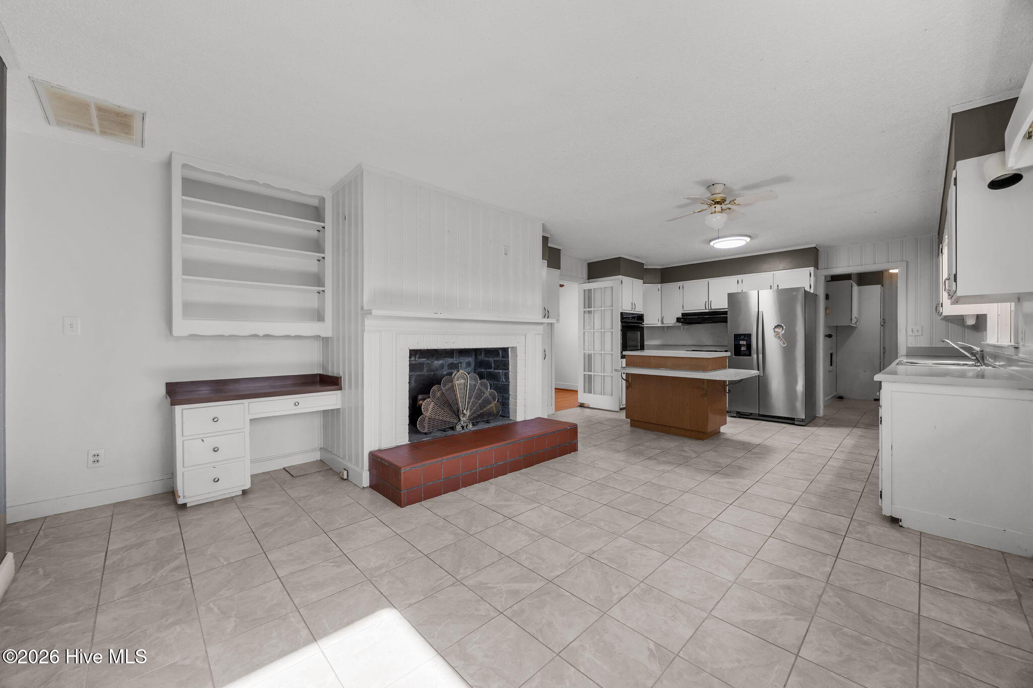 100547084 | Photo 30