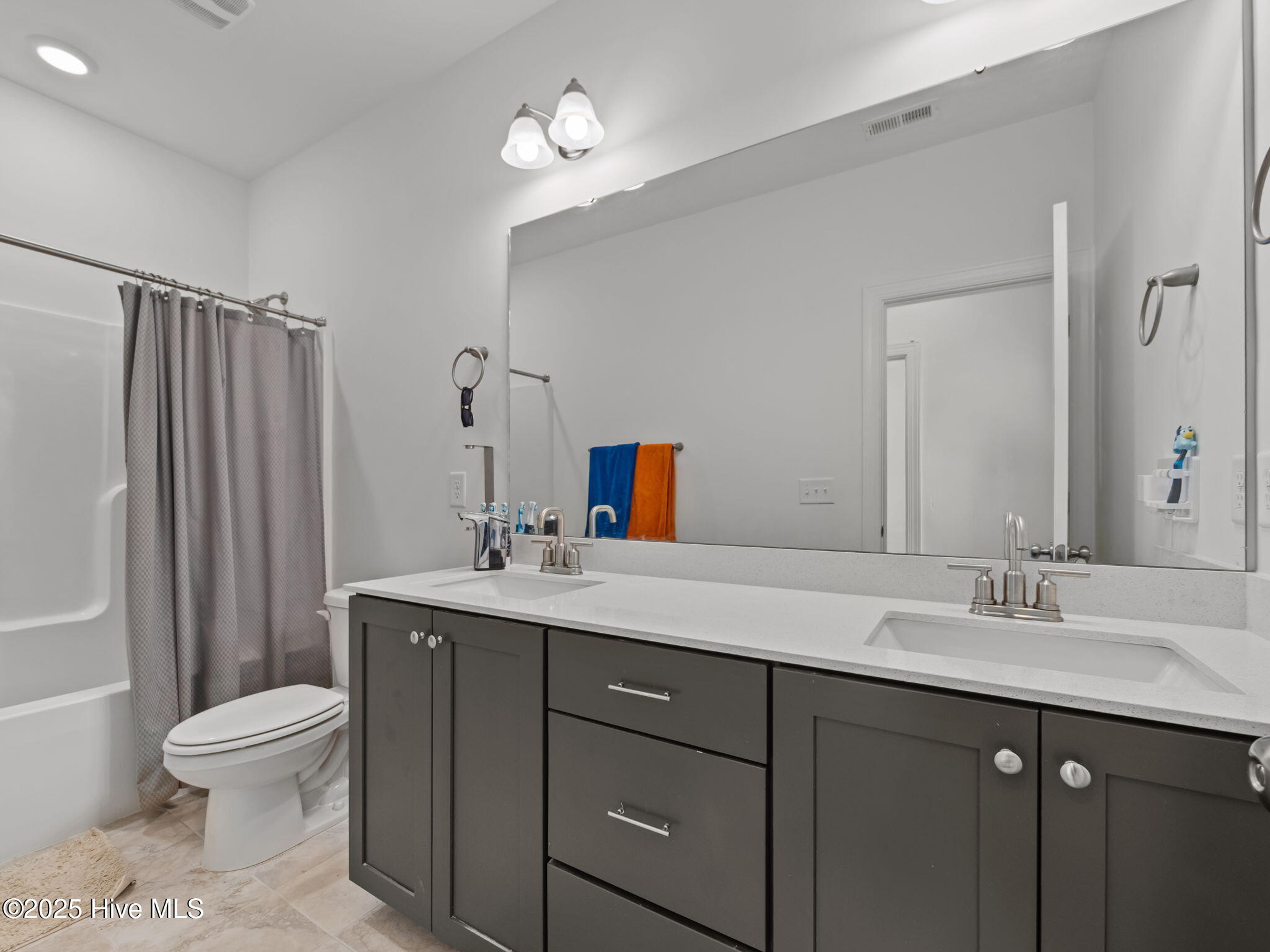 100534730 | Photo 26