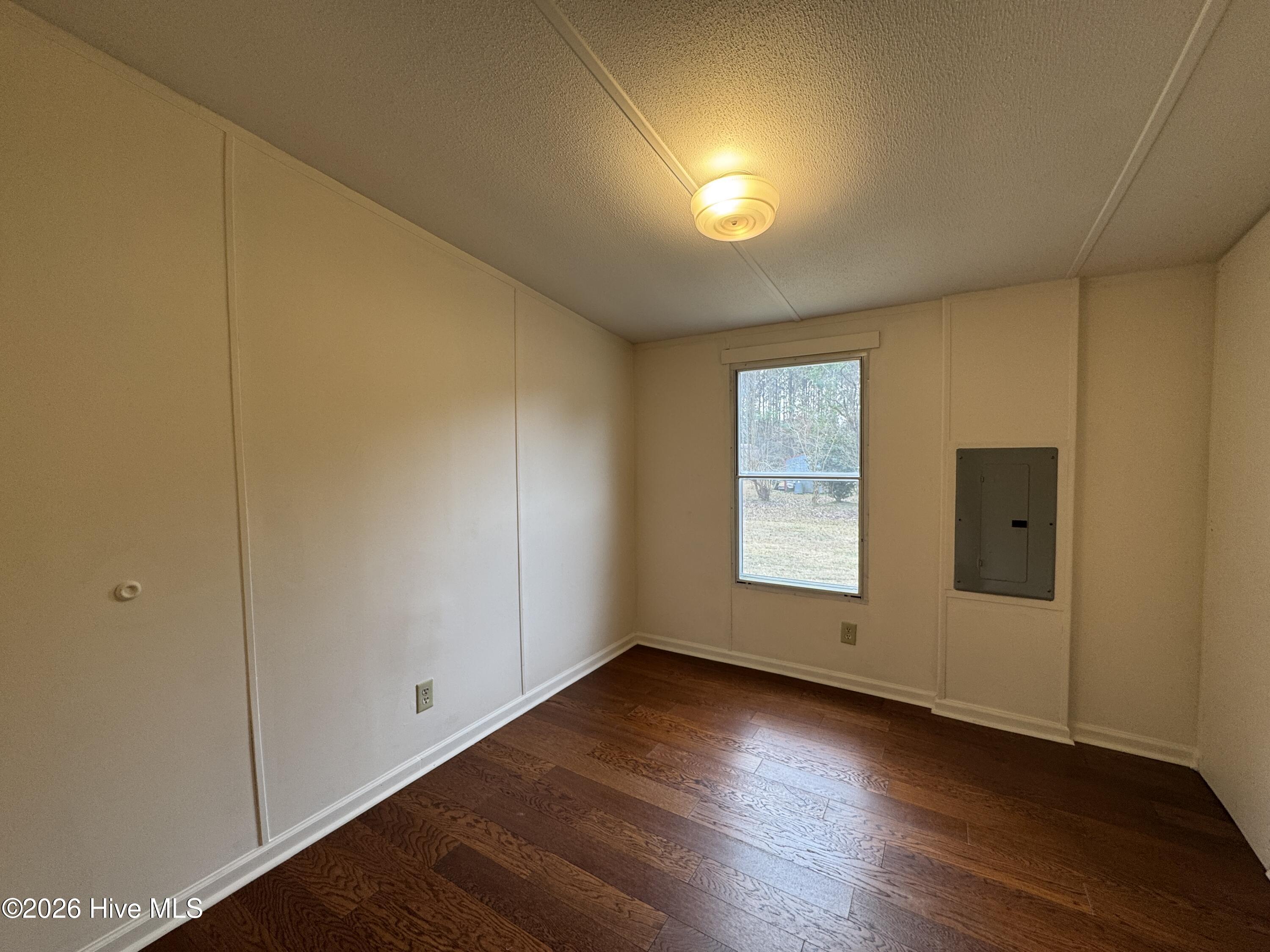 100551749 | Photo 14