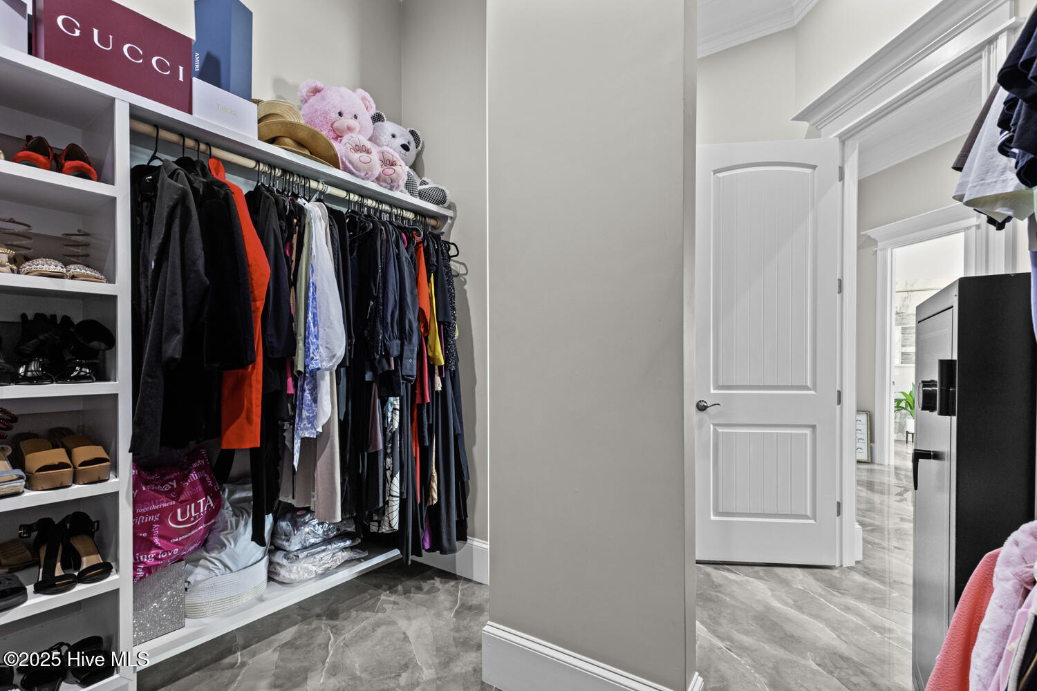 100546022 | Photo 39