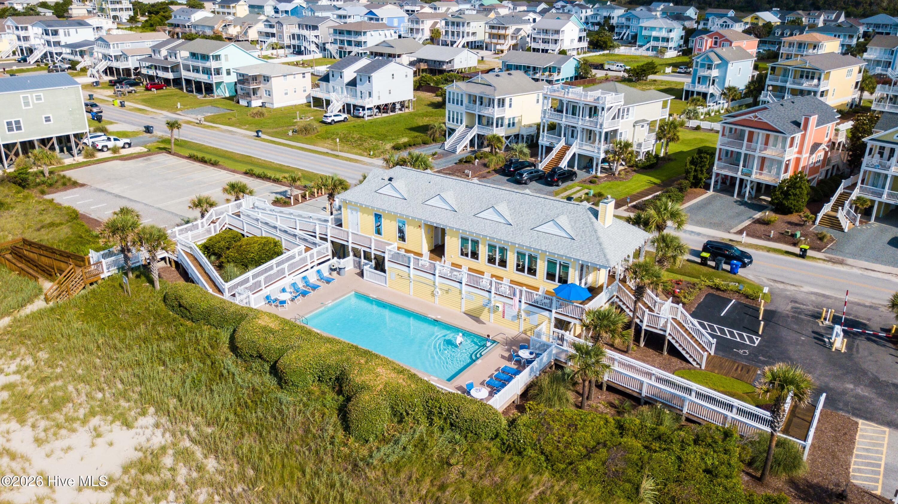 100566975 | Photo 50