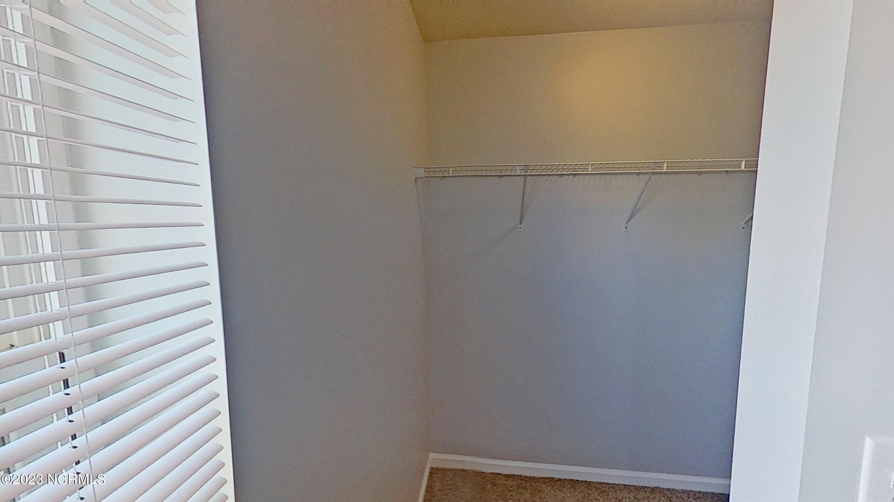 100550437 | Photo 22