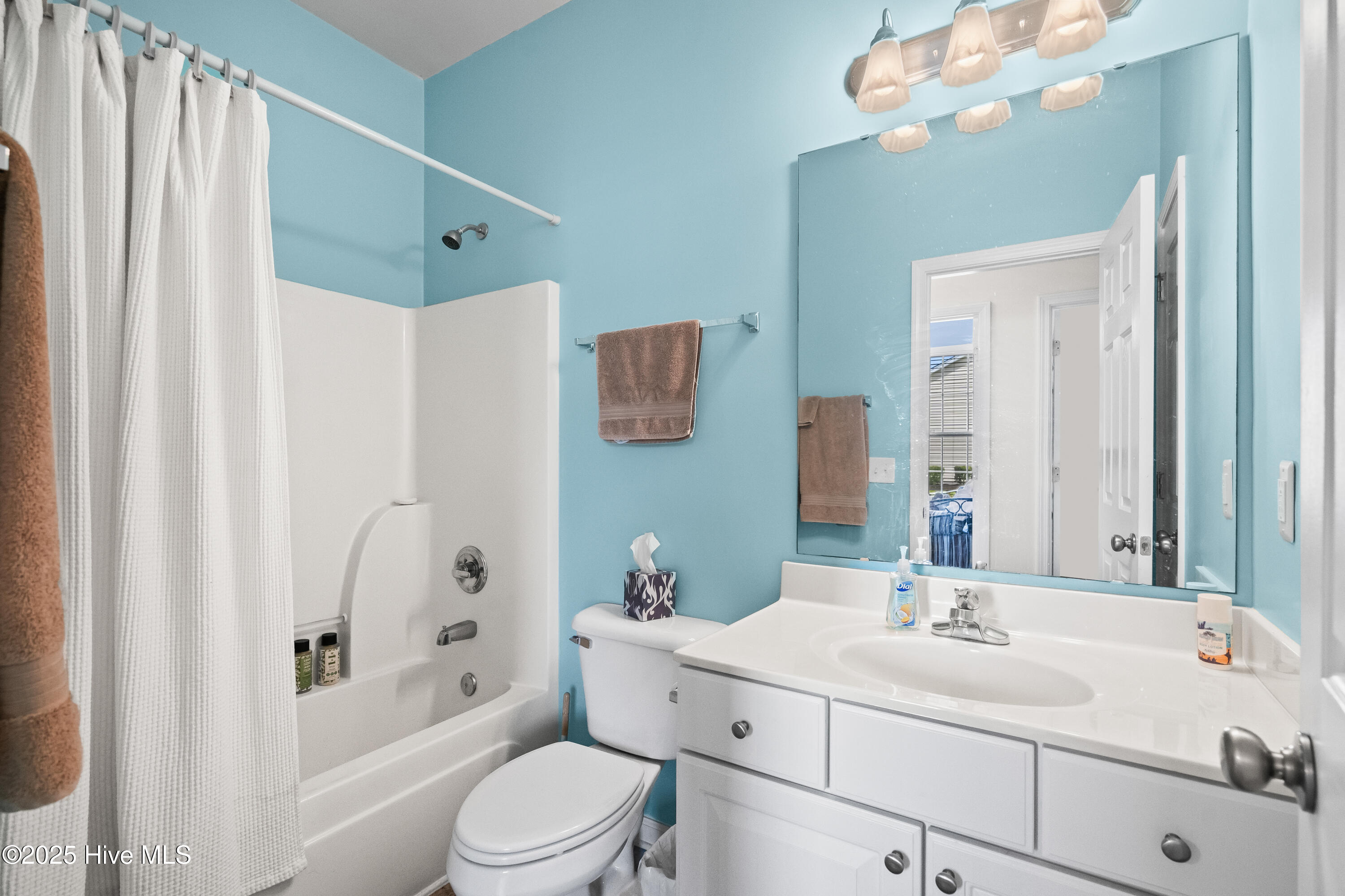 100514245 | Photo 24