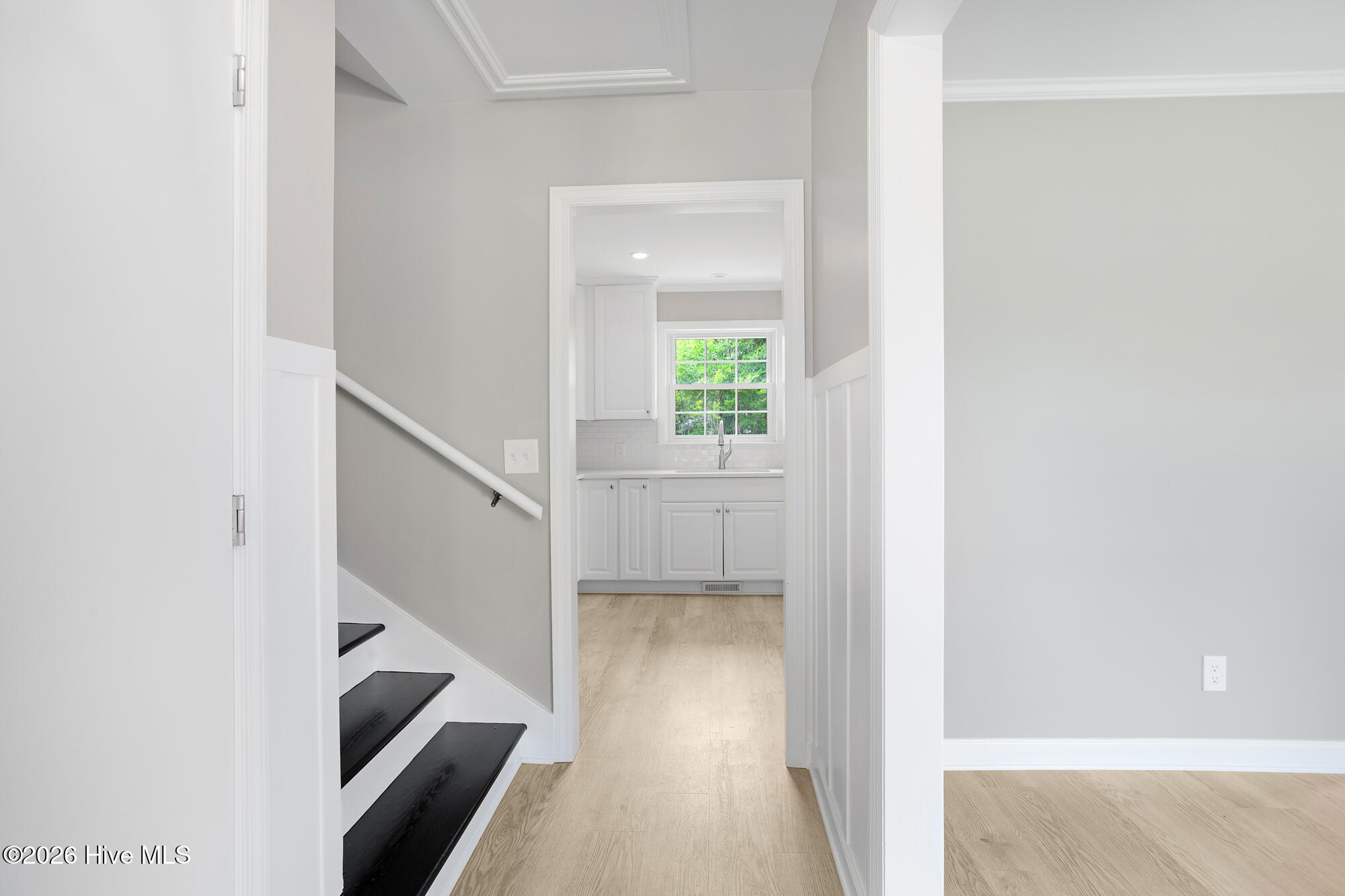 100573849 | Photo 7