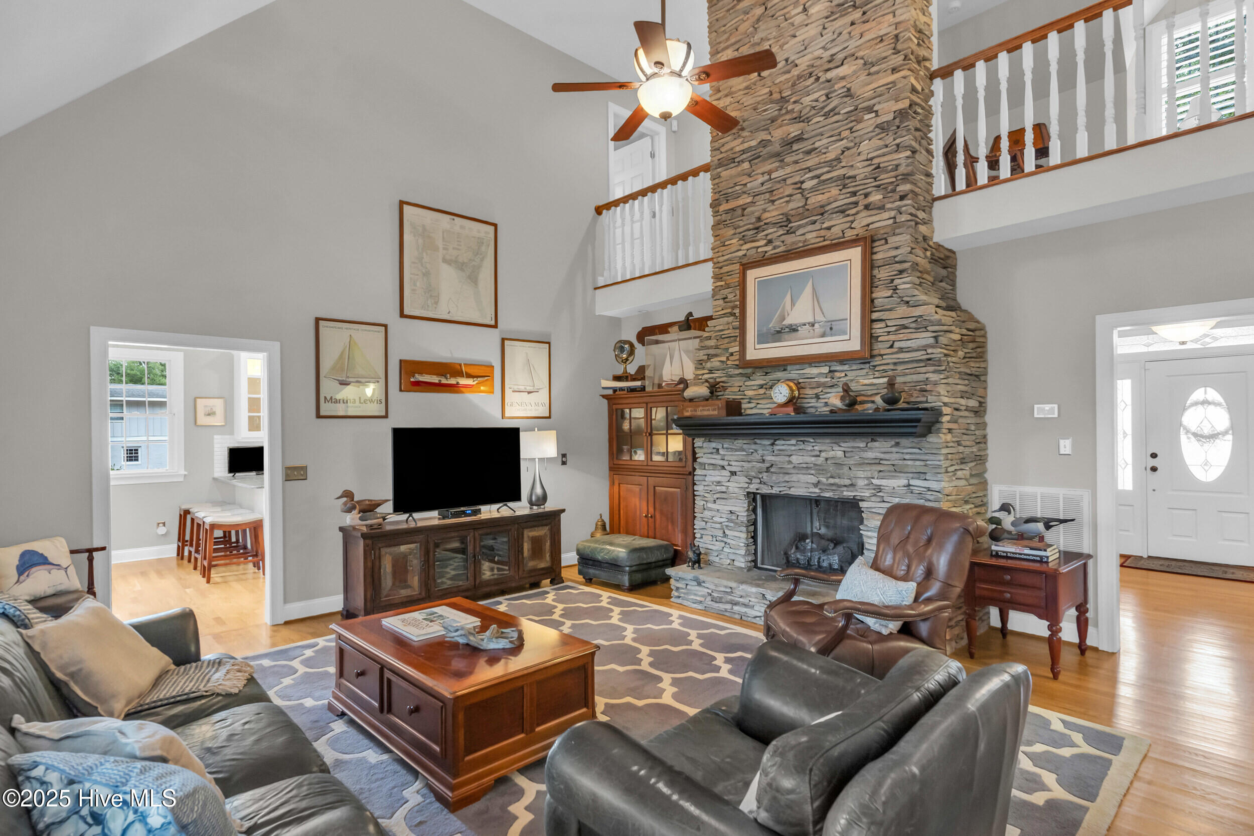 100537749 | Photo 11