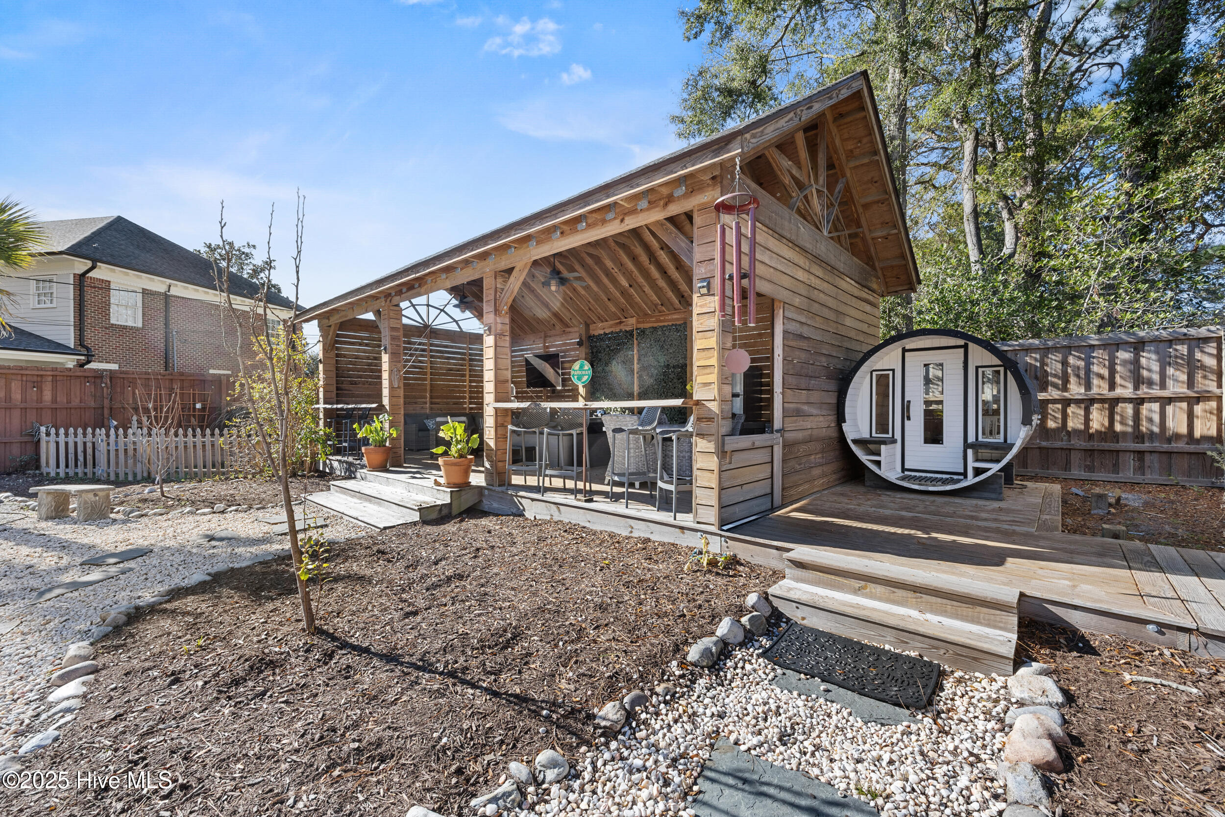 100544713 | Photo 52